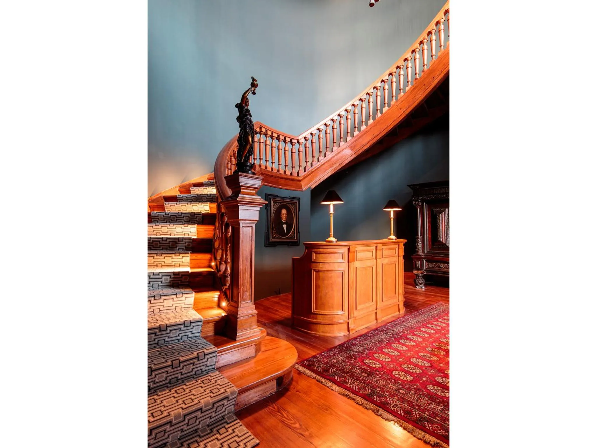 Decorative detail in Dear Lisbon - Valmor Palace