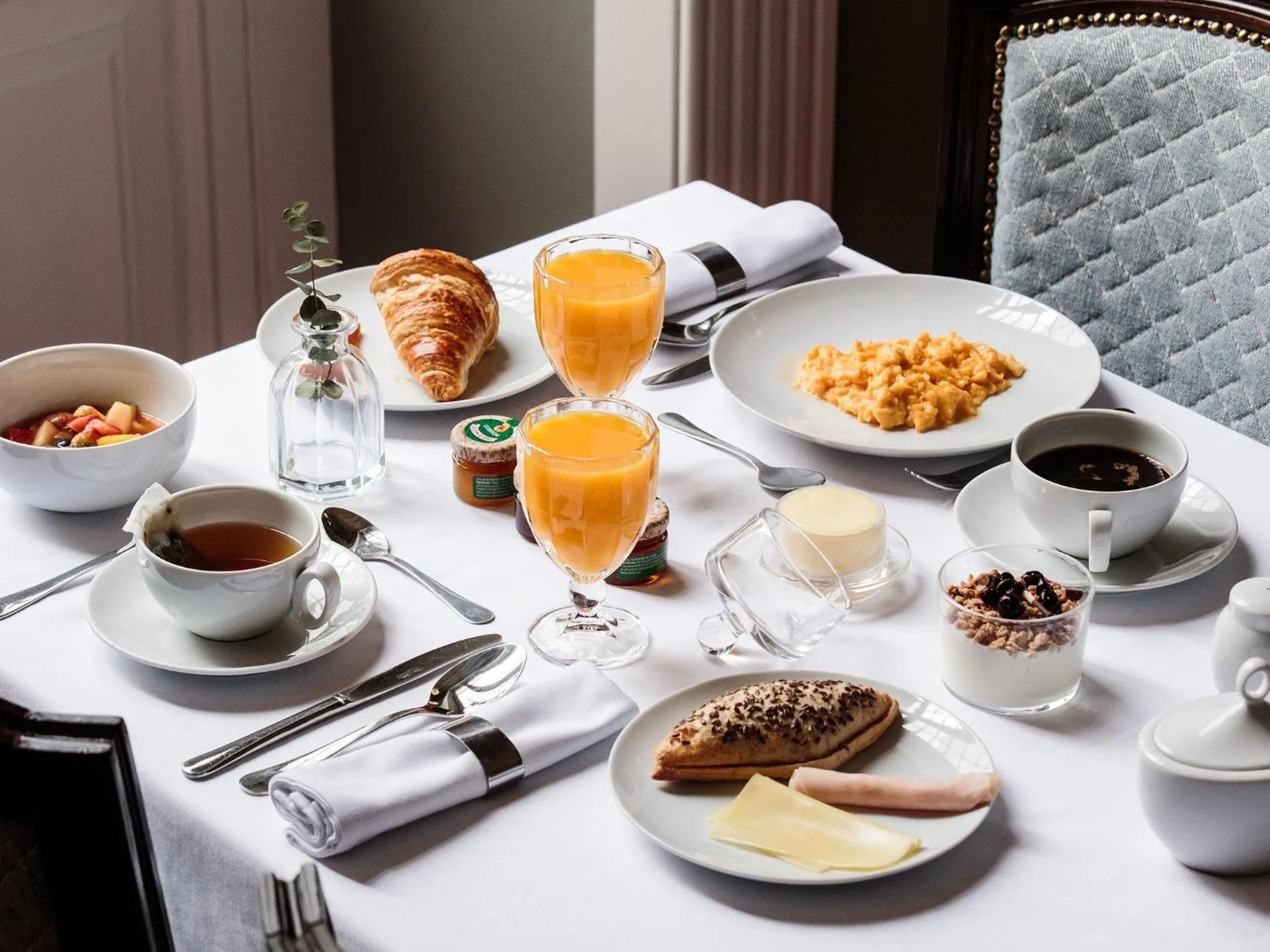 Food close-up in Dear Lisbon - Valmor Palace
