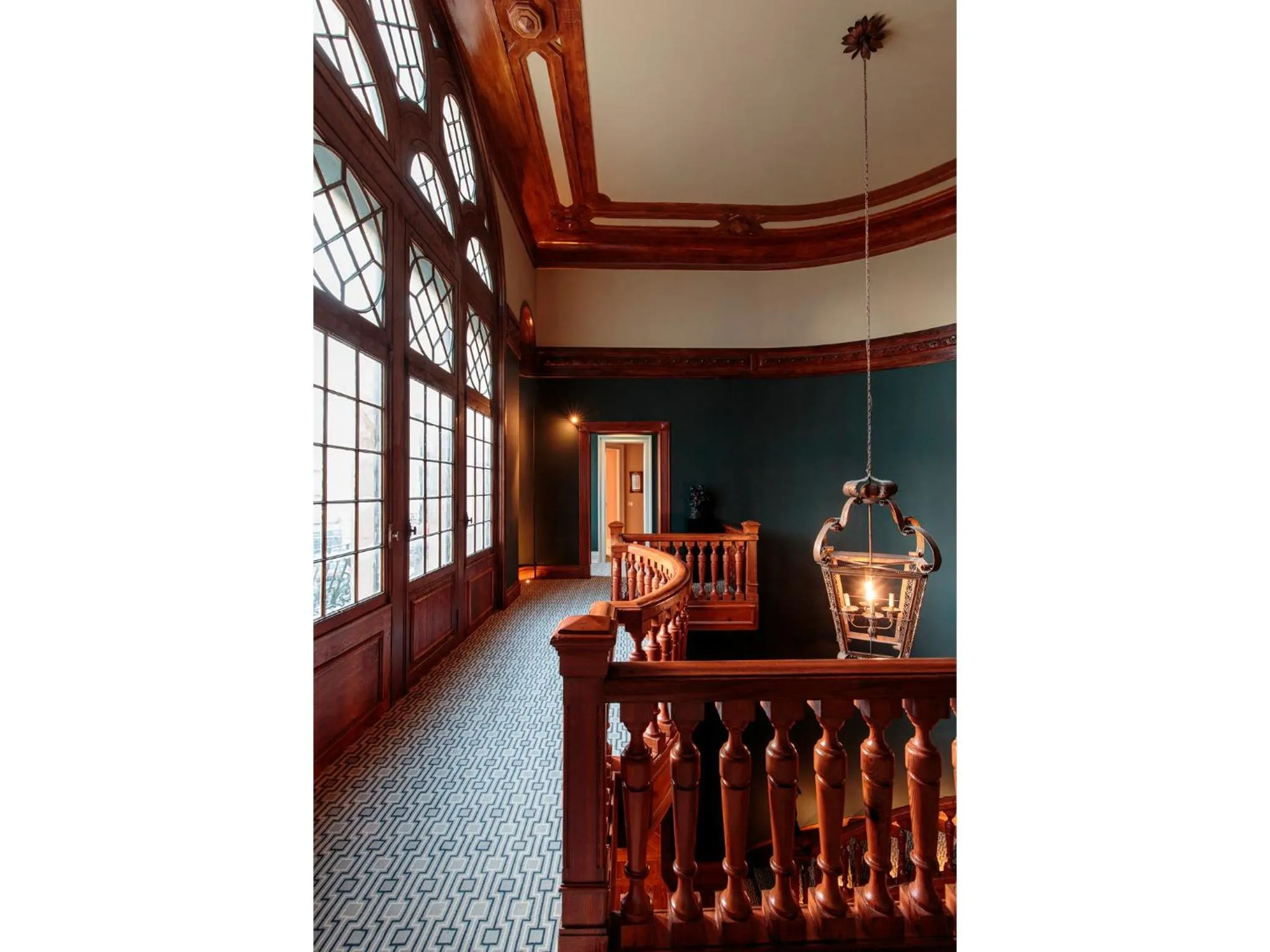 Decorative detail in Dear Lisbon - Valmor Palace