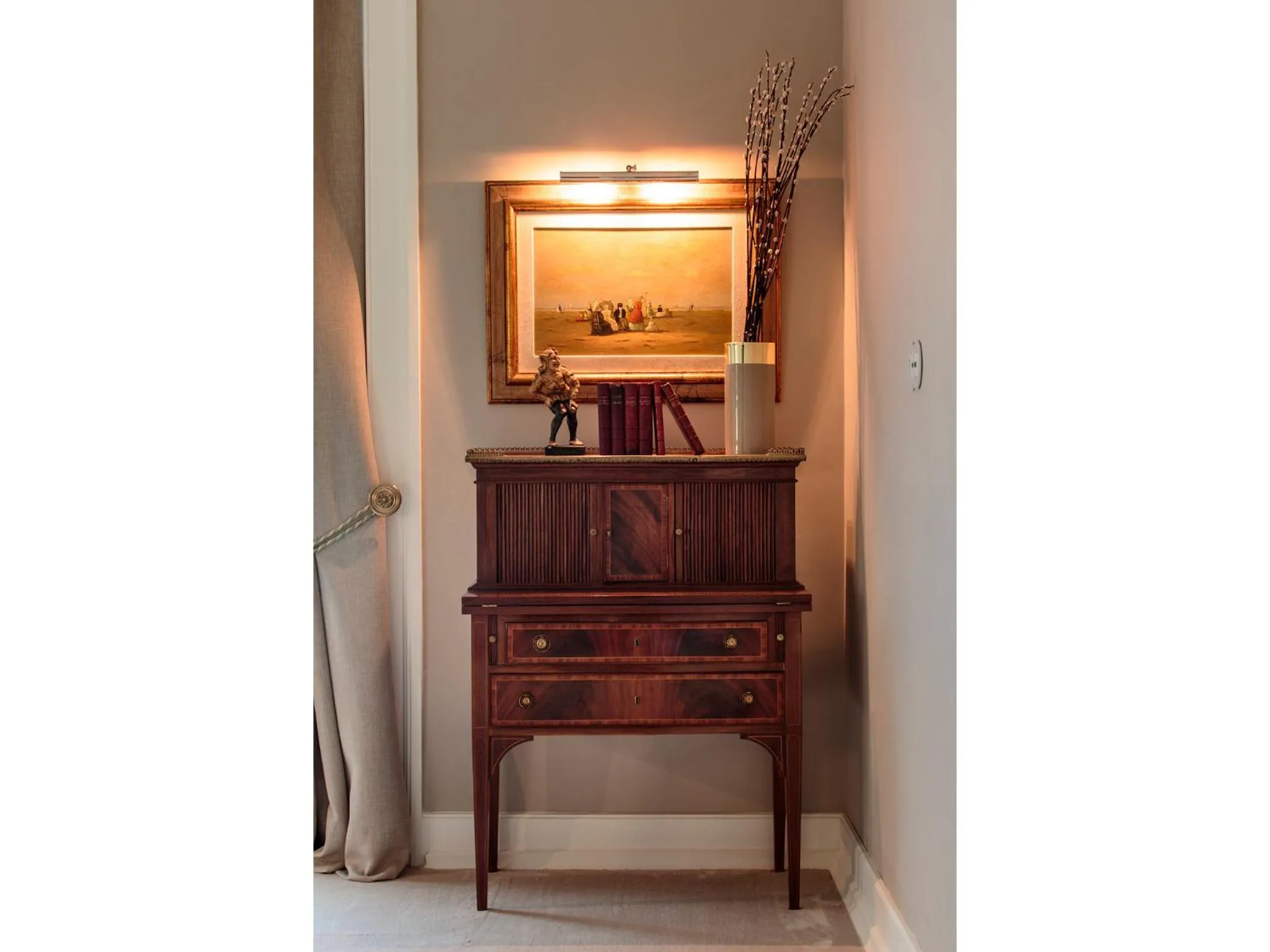 Decorative detail in Dear Lisbon - Valmor Palace