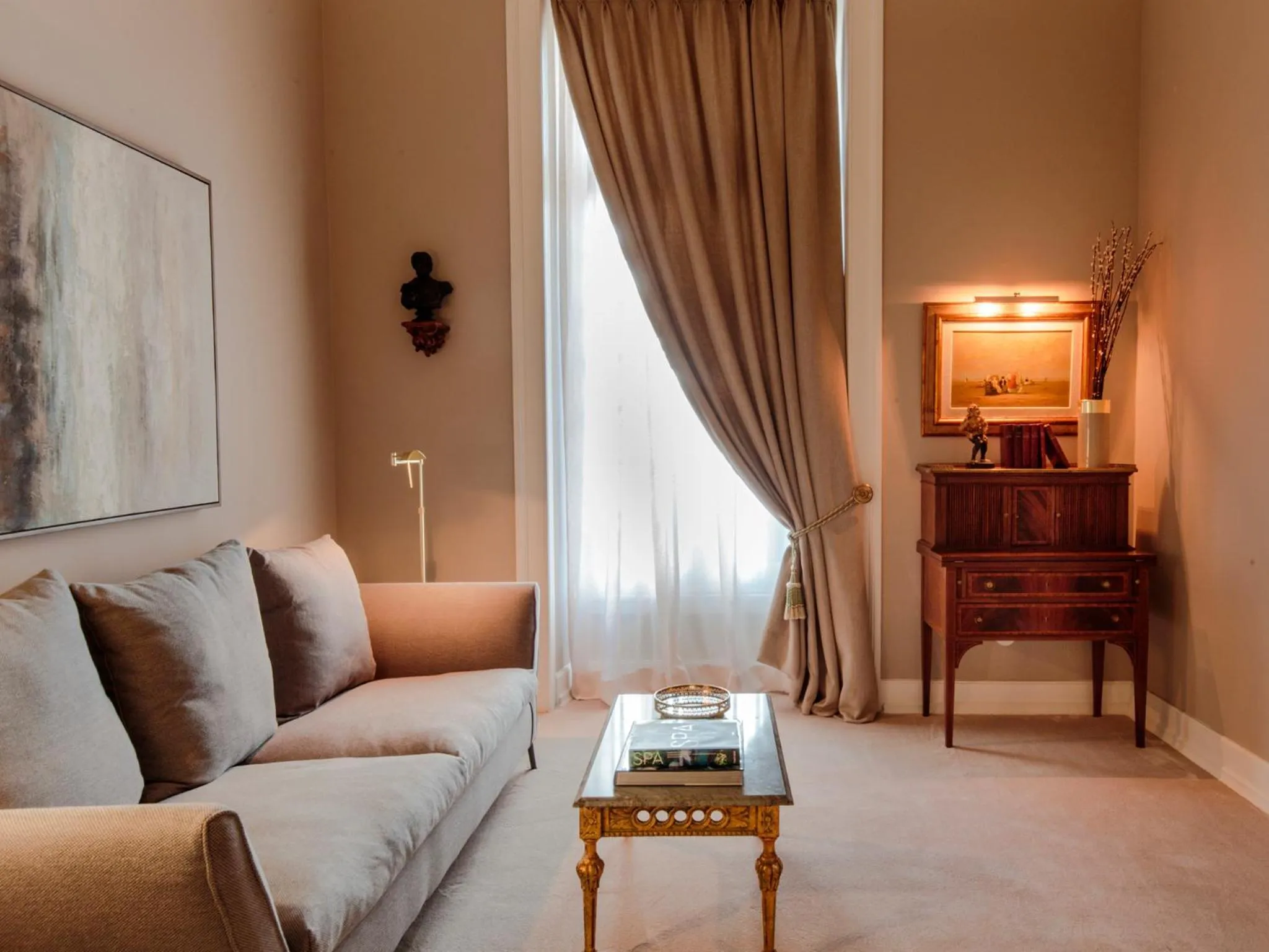 Living room in Dear Lisbon - Valmor Palace