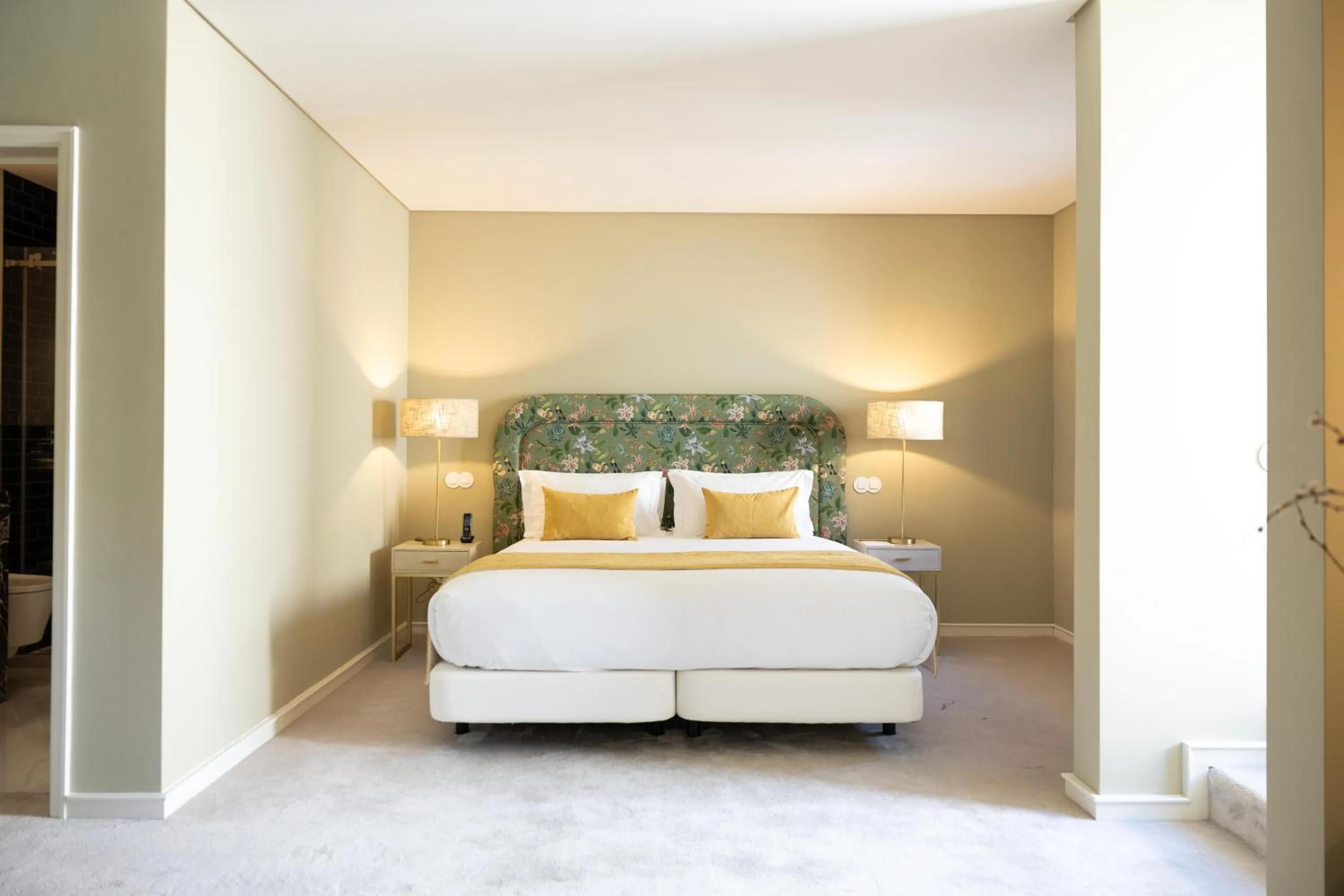 Bedroom, Bed in Dear Lisbon - Valmor Palace