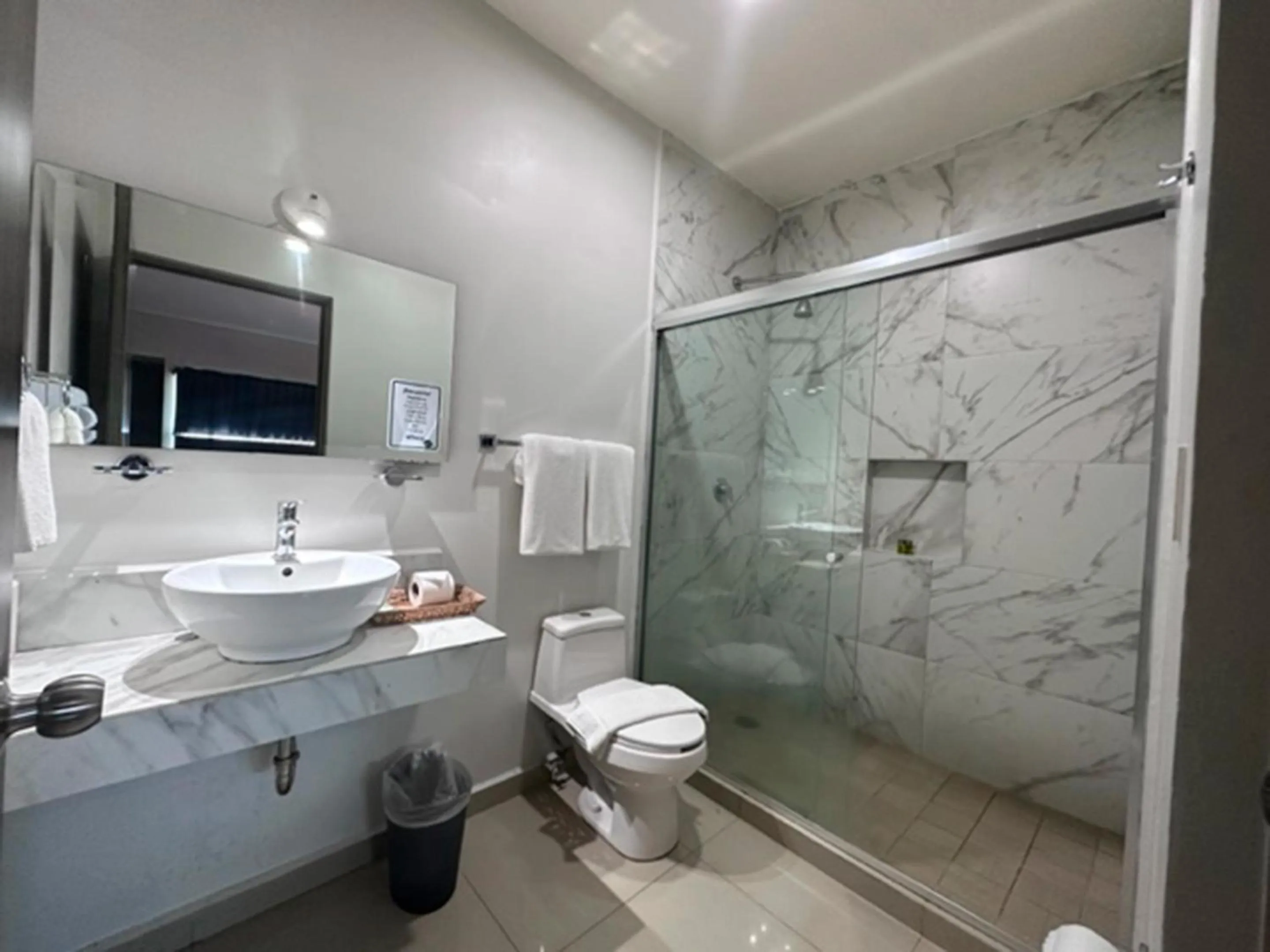 Shower in InHouse Hotel Culiacán