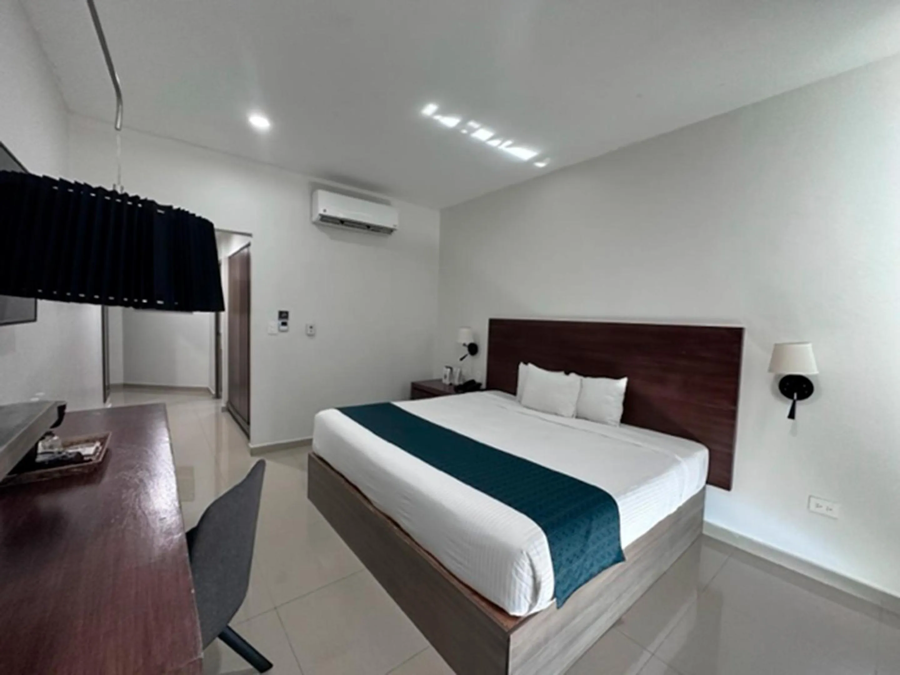 TV and multimedia, Bed in InHouse Hotel Culiacán