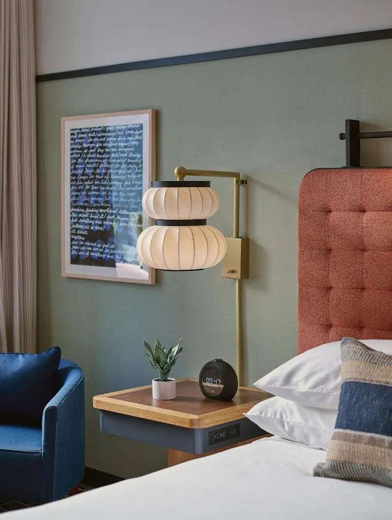 Bed in Kimpton Hotel Monaco Chicago, an IHG Hotel