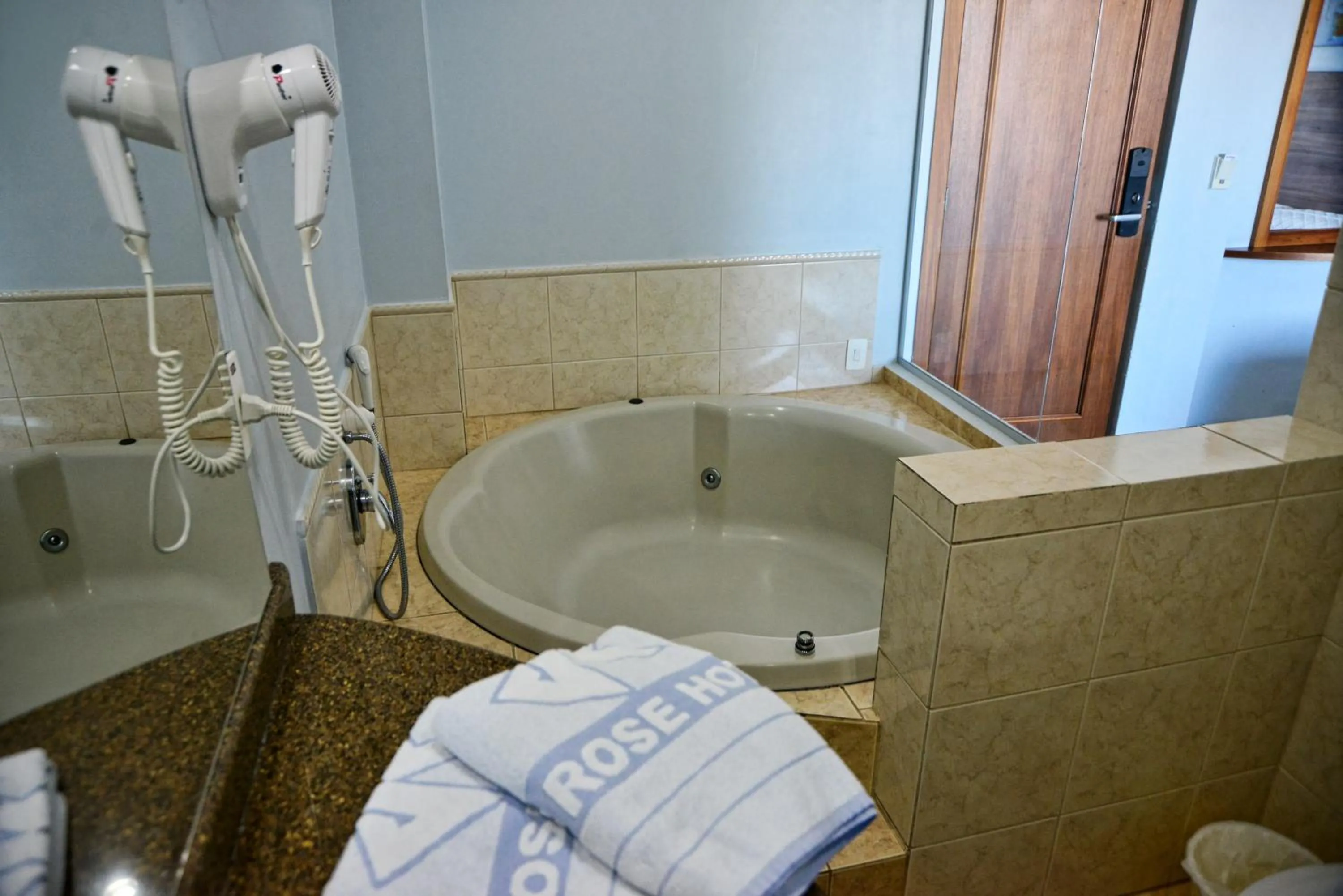 Hot Tub in De Rose Praia Hotel