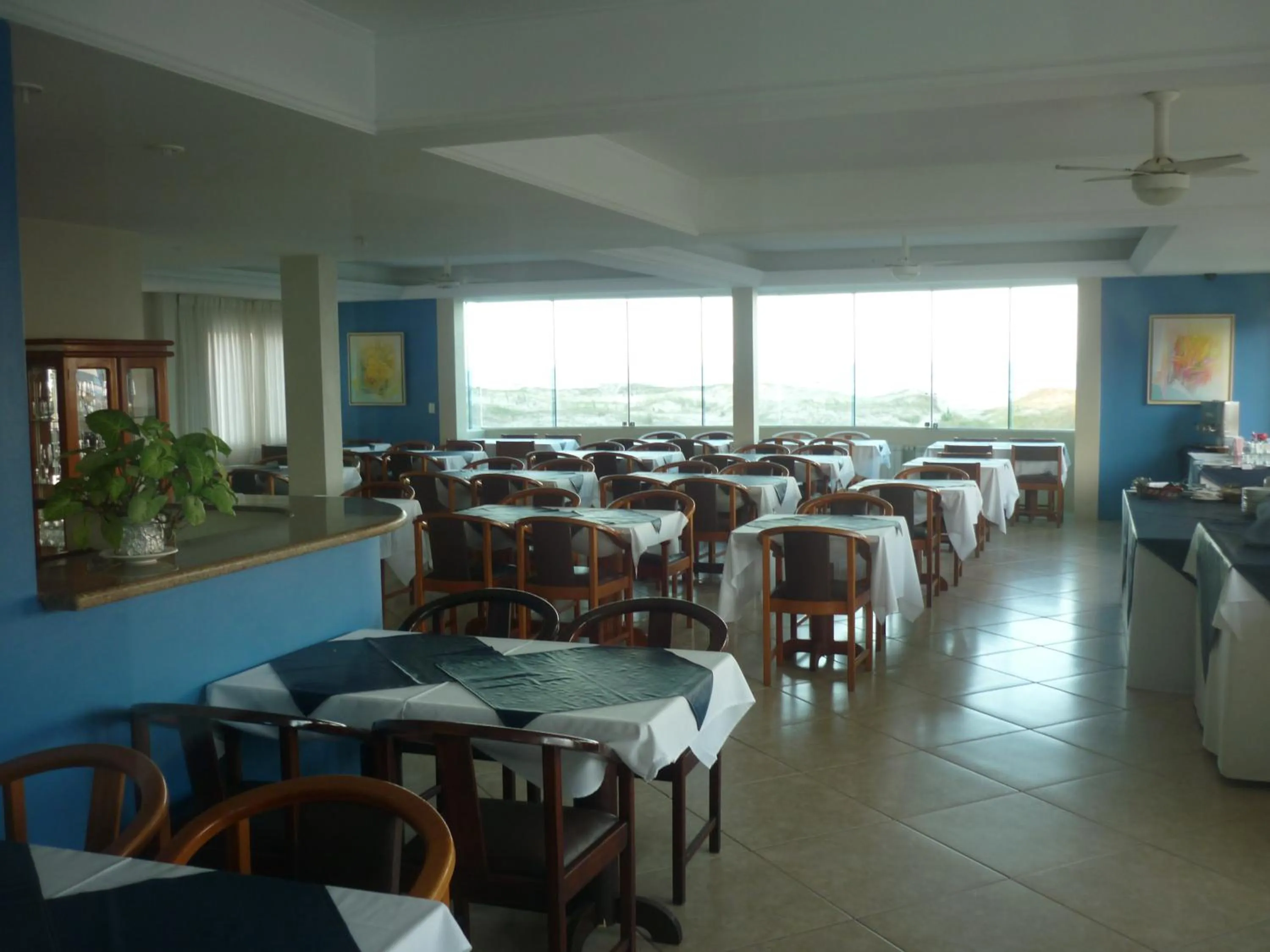 Restaurant/places to eat in De Rose Praia Hotel
