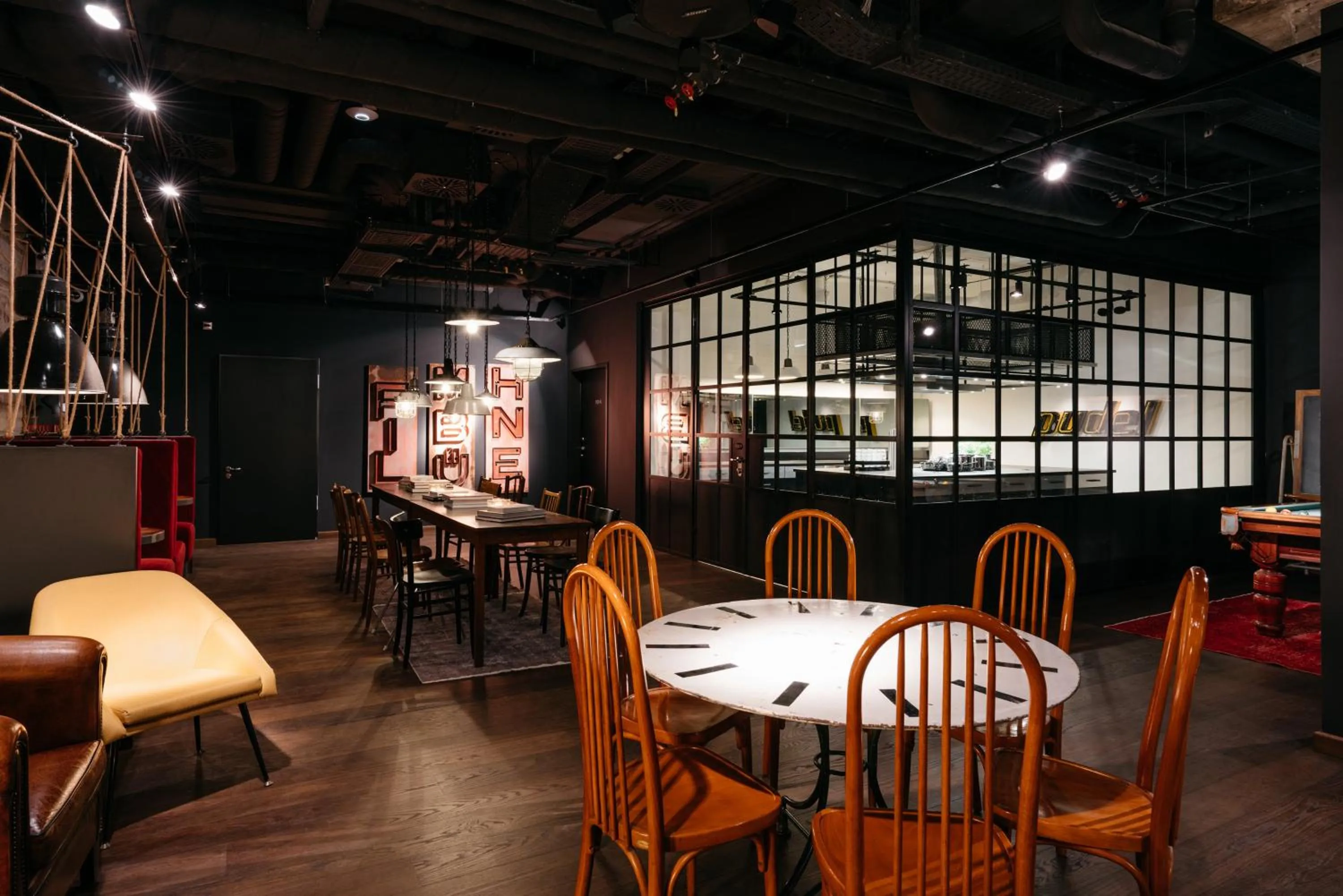 Lounge or bar in Ruby Leni Hotel Dusseldorf