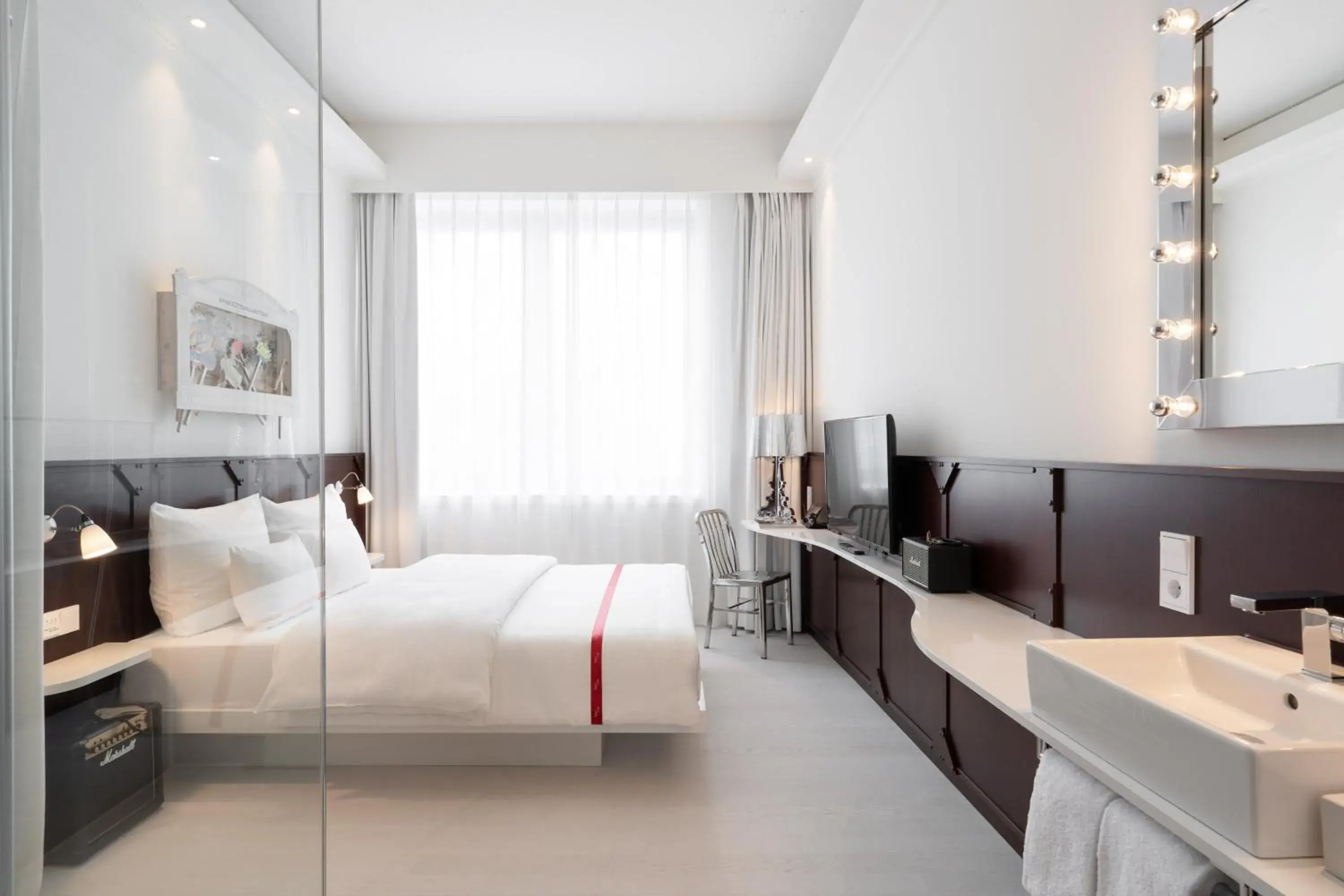 Photo of the whole room, Bed in Ruby Leni Hotel Dusseldorf Photo of the whole room, Bed in Ruby Leni Hotel Dusseldorf