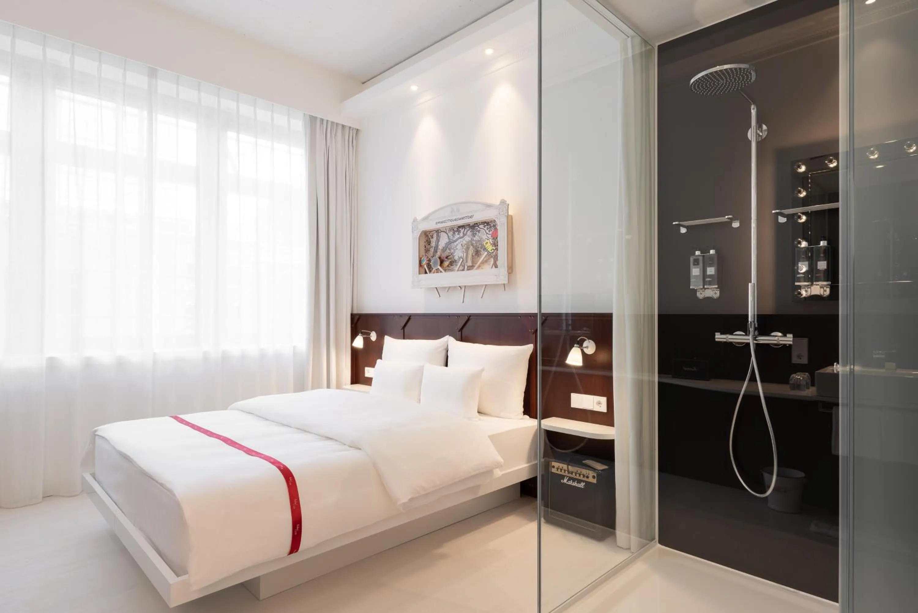 Photo of the whole room, Bed in Ruby Leni Hotel Dusseldorf