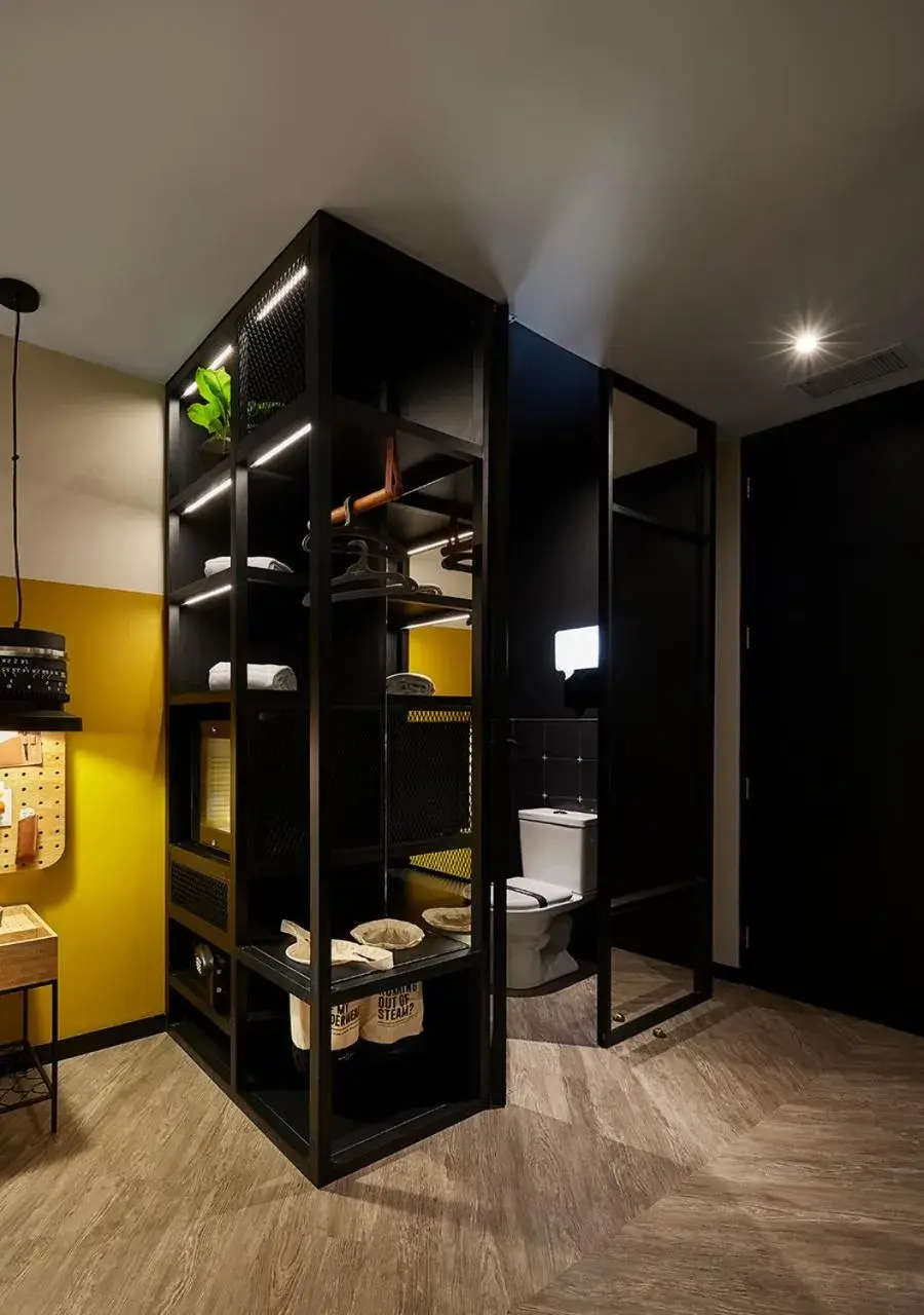 Bathroom, Bed in The Click Clack Hotel Medellín Bathroom, Bed in The Click Clack Hotel Medellín