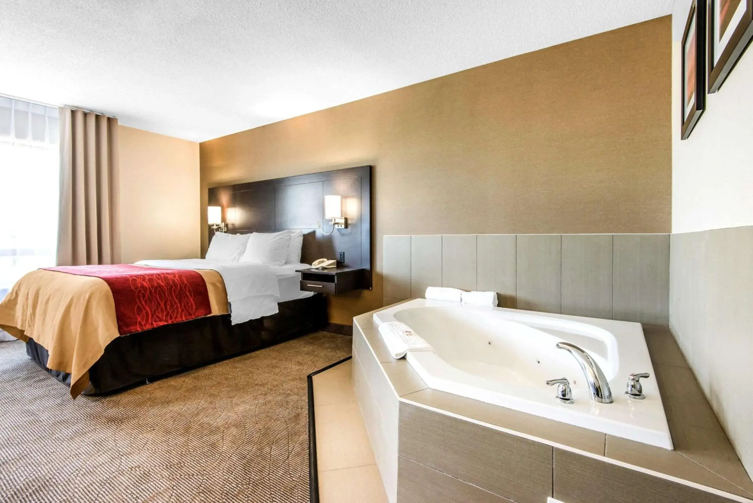 On site, Bed in Comfort Inn On site, Bed in Comfort Inn