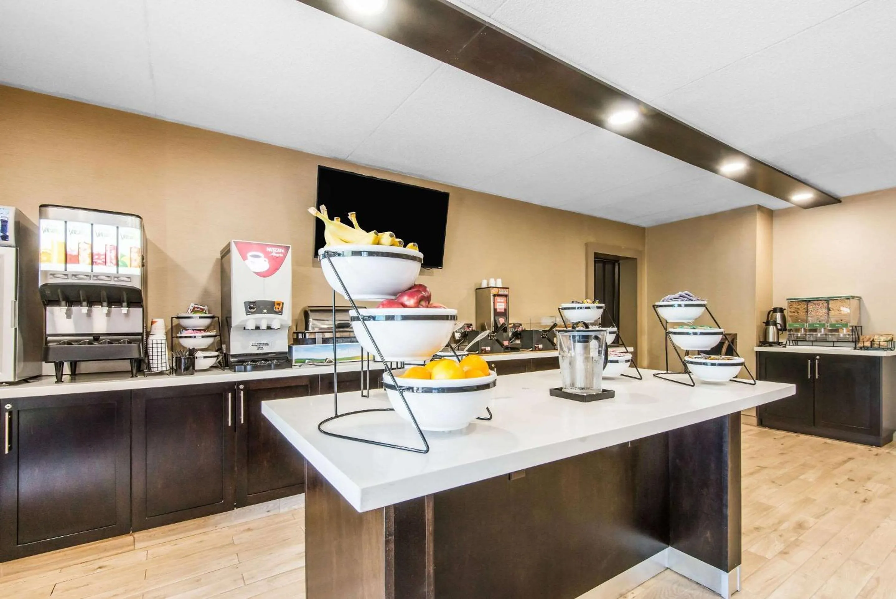 Restaurant/places to eat in Comfort Inn