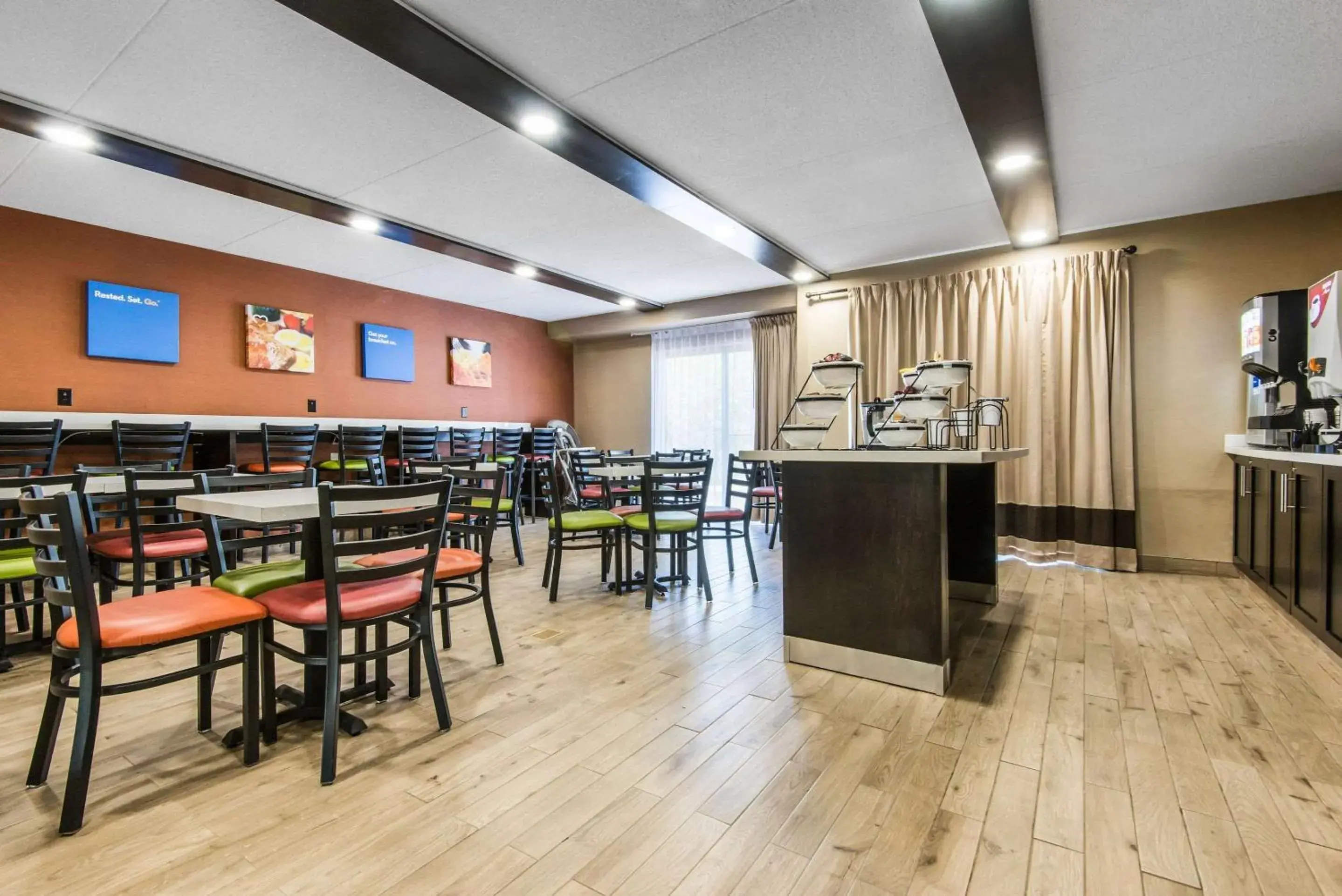 Restaurant/places to eat in Comfort Inn Restaurant/places to eat in Comfort Inn
