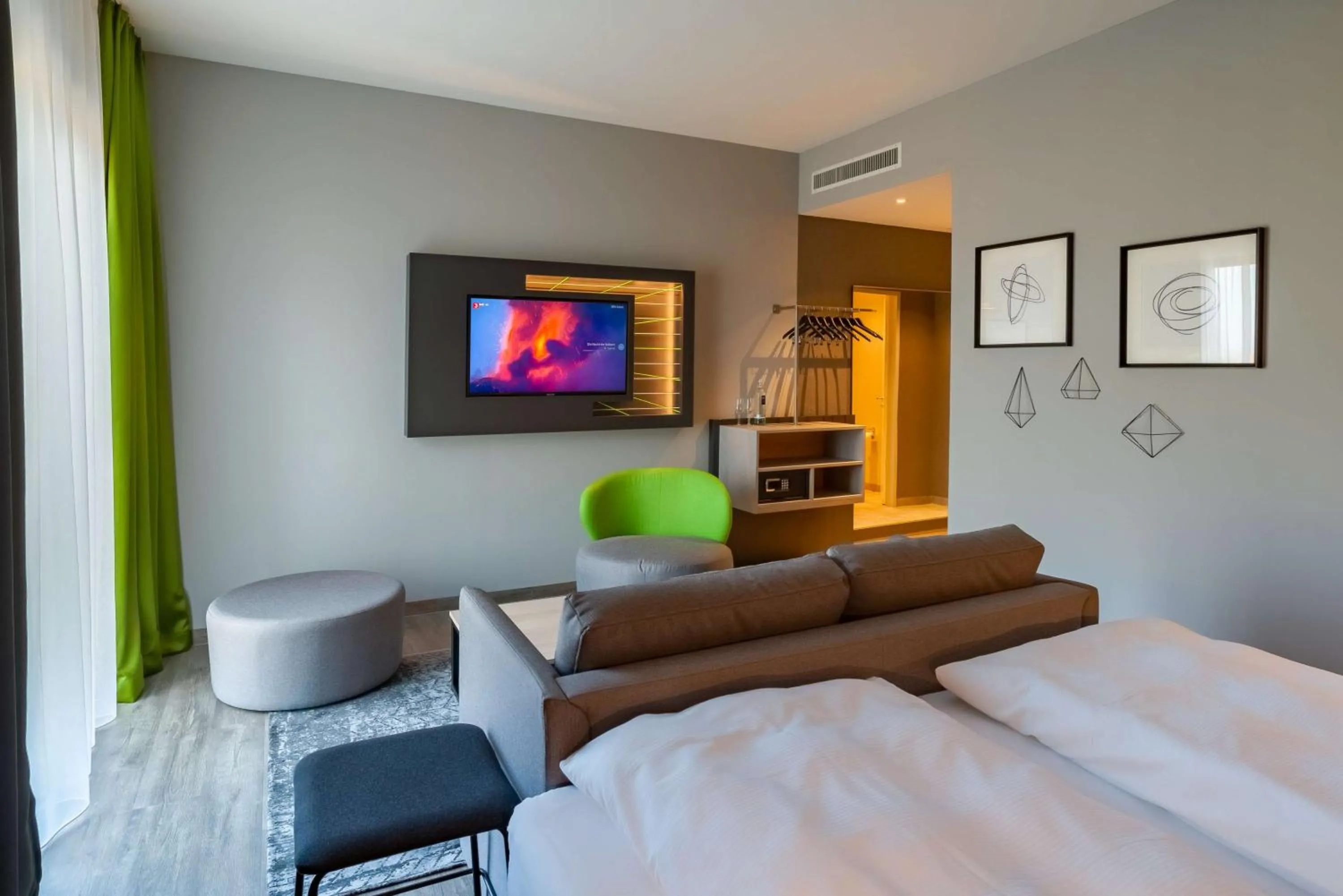 TV and multimedia, Bed in elaya hotel kevelaer