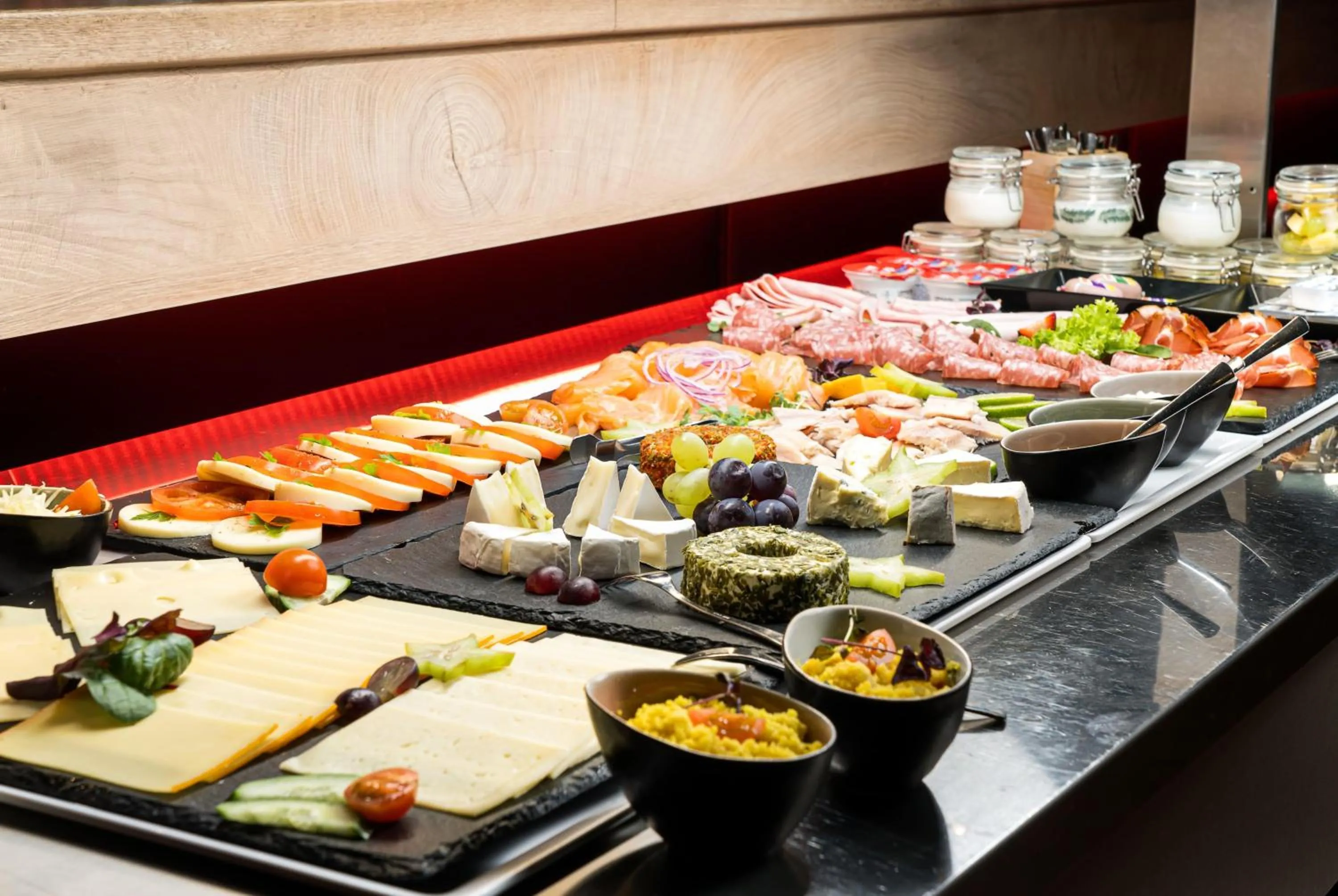 Restaurant/places to eat in elaya hotel kevelaer, Trademark Collection by Wyndham