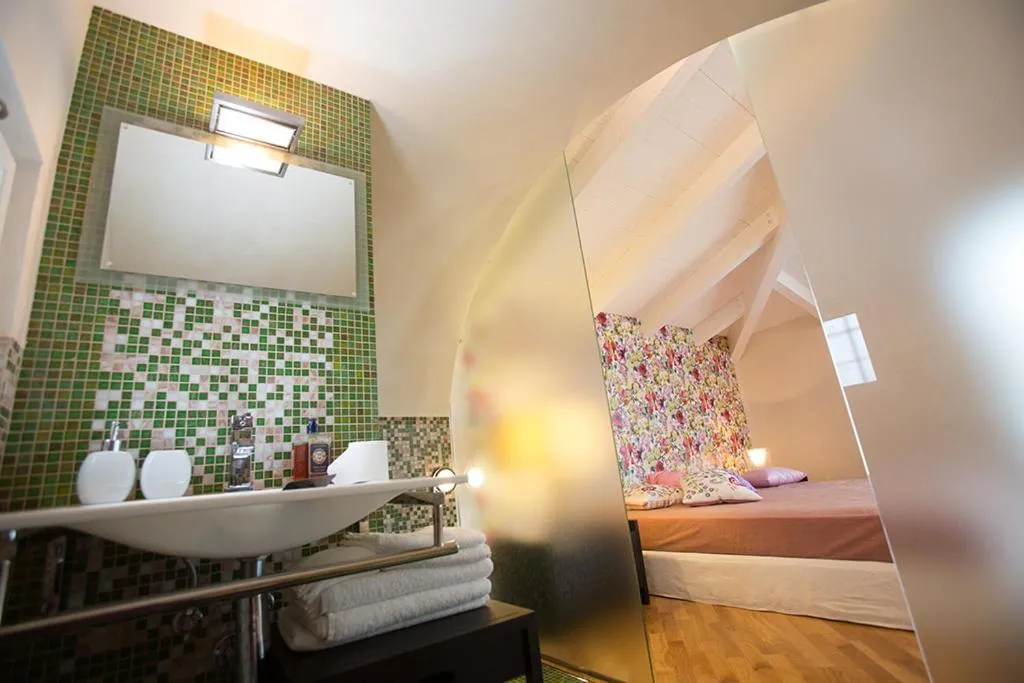 Bed in Bed&Breakfast JSuite