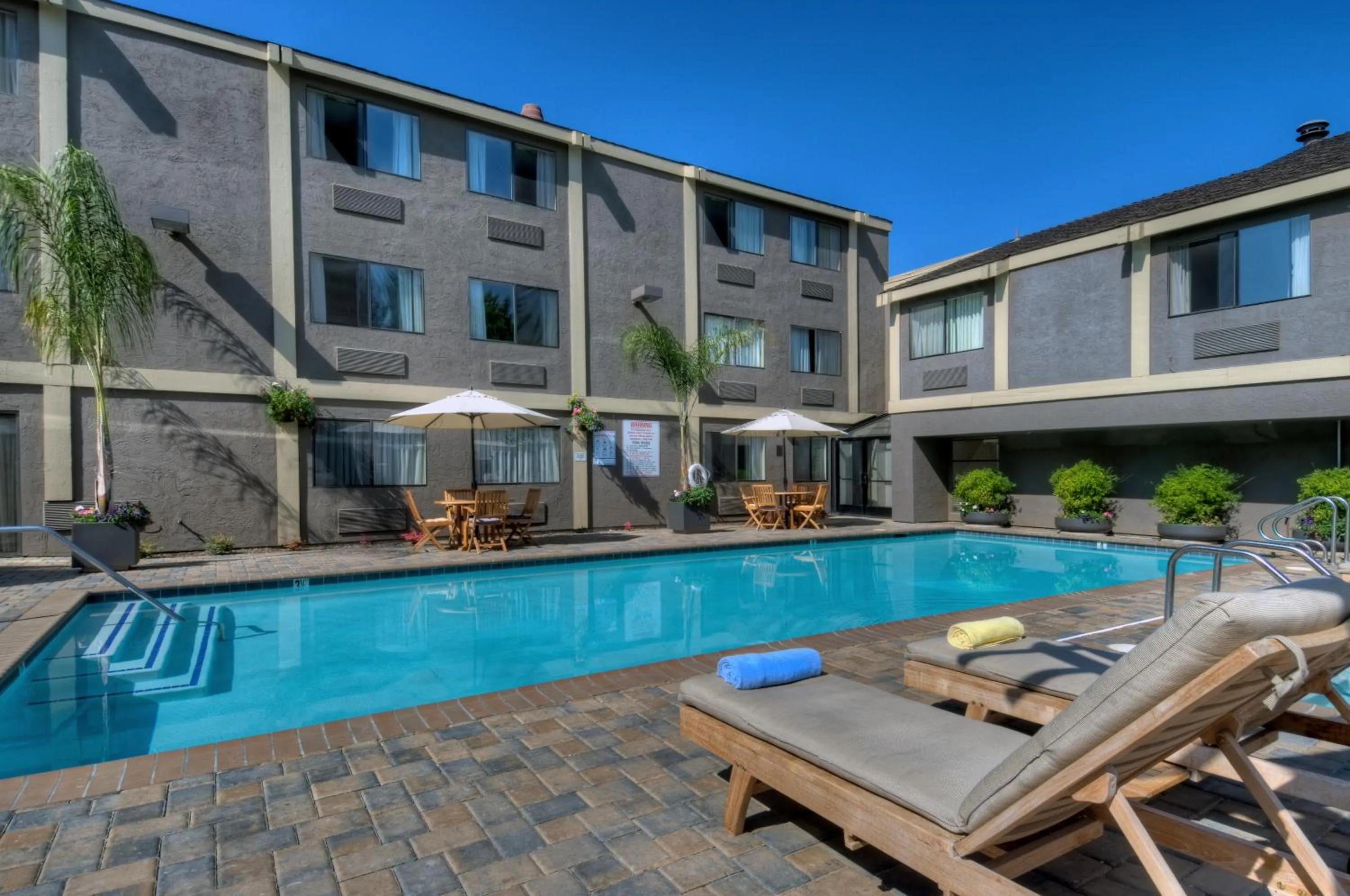 Balcony/Terrace in Maple Tree Inn