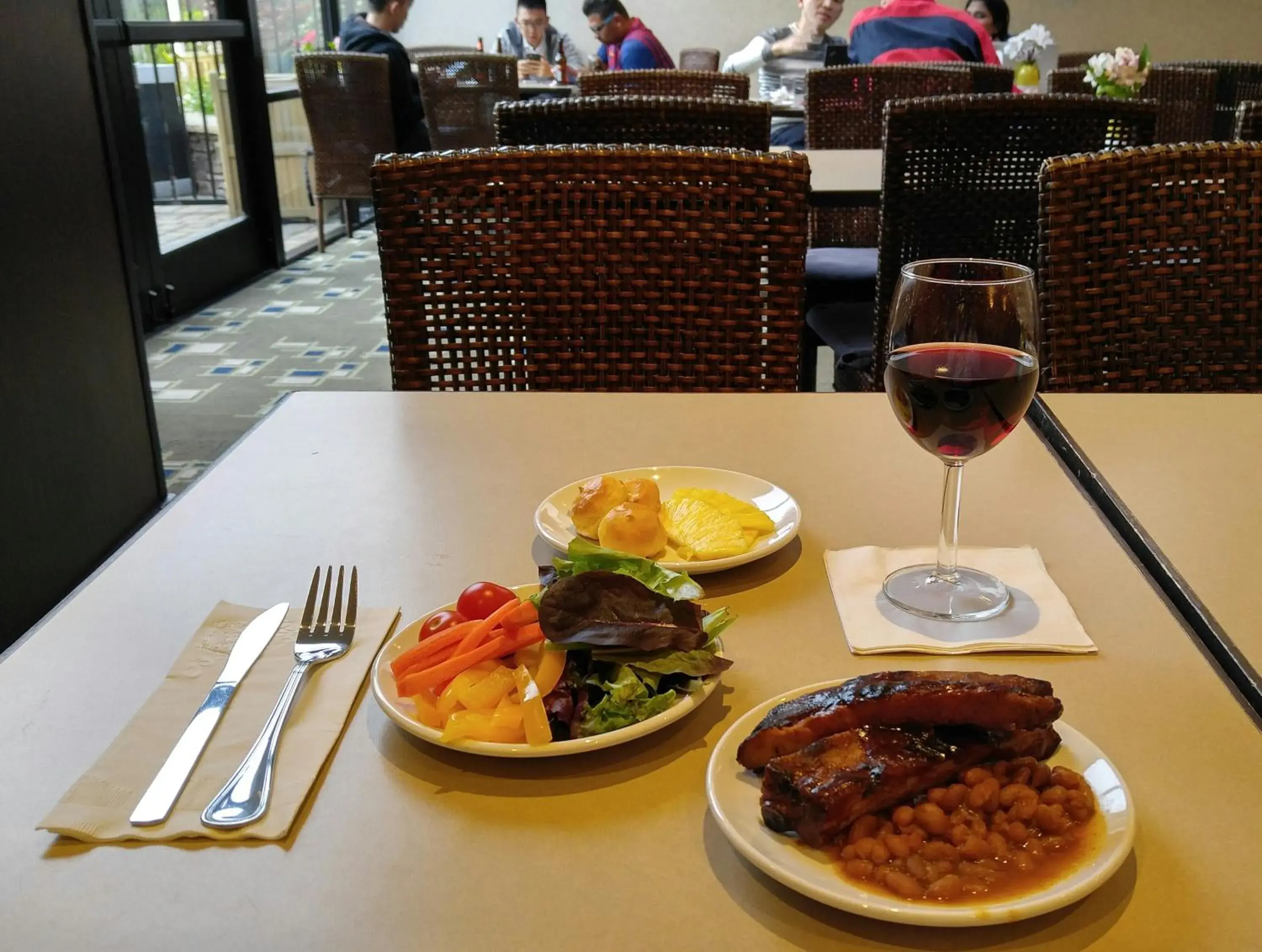Restaurant/places to eat in Maple Tree Inn Restaurant/places to eat in Maple Tree Inn