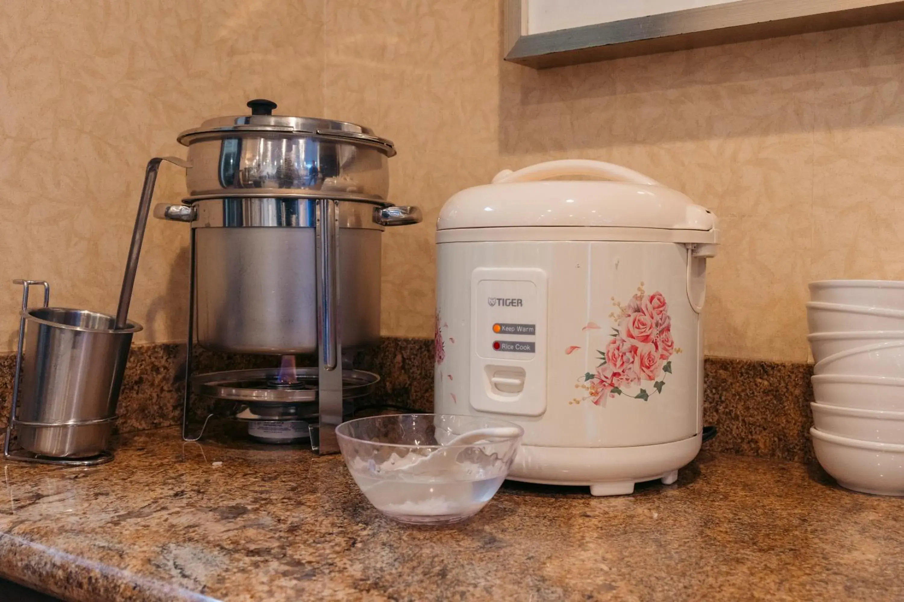 Breakfast in Maple Tree Inn Breakfast in Maple Tree Inn