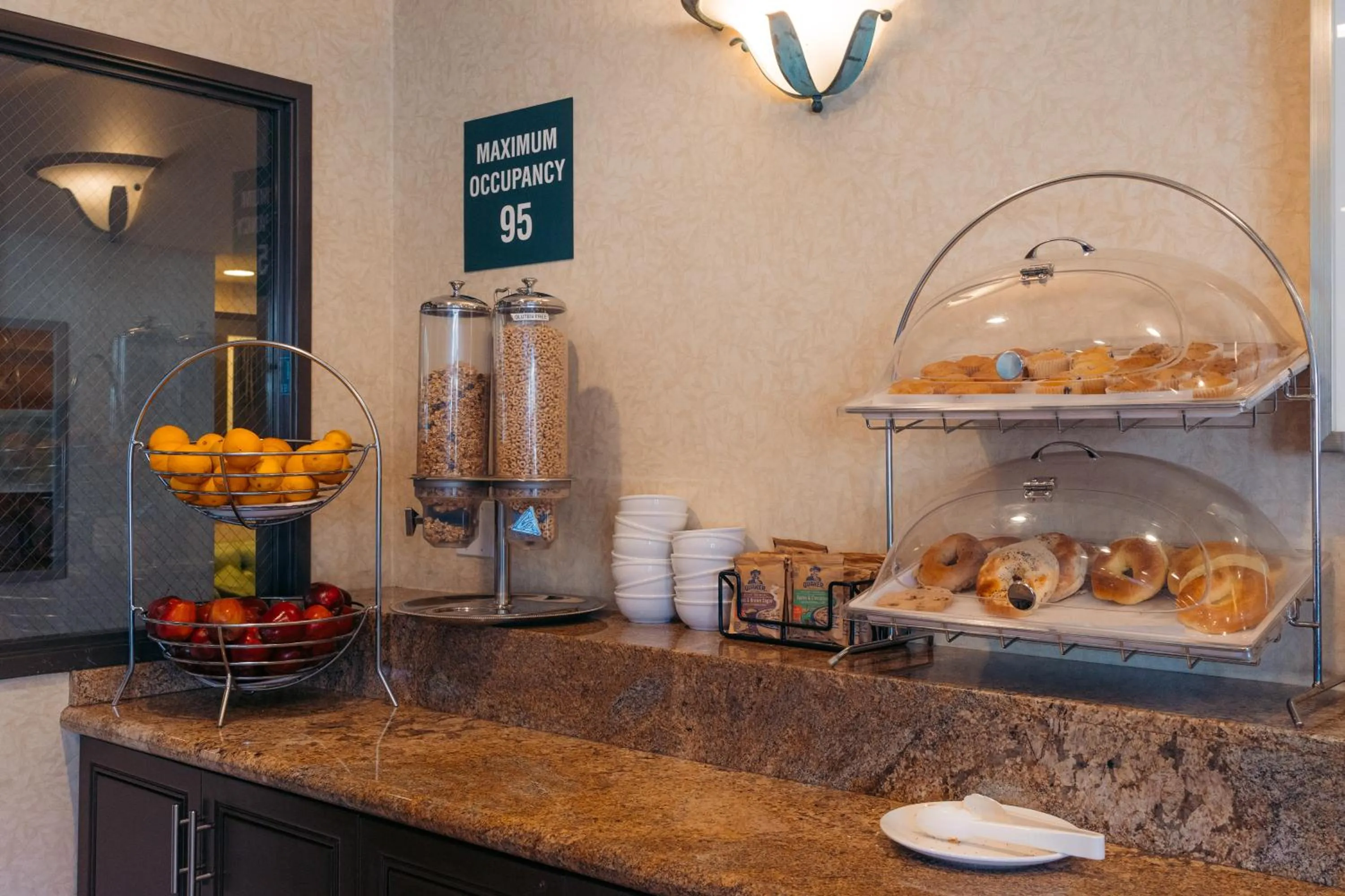 Breakfast in Maple Tree Inn