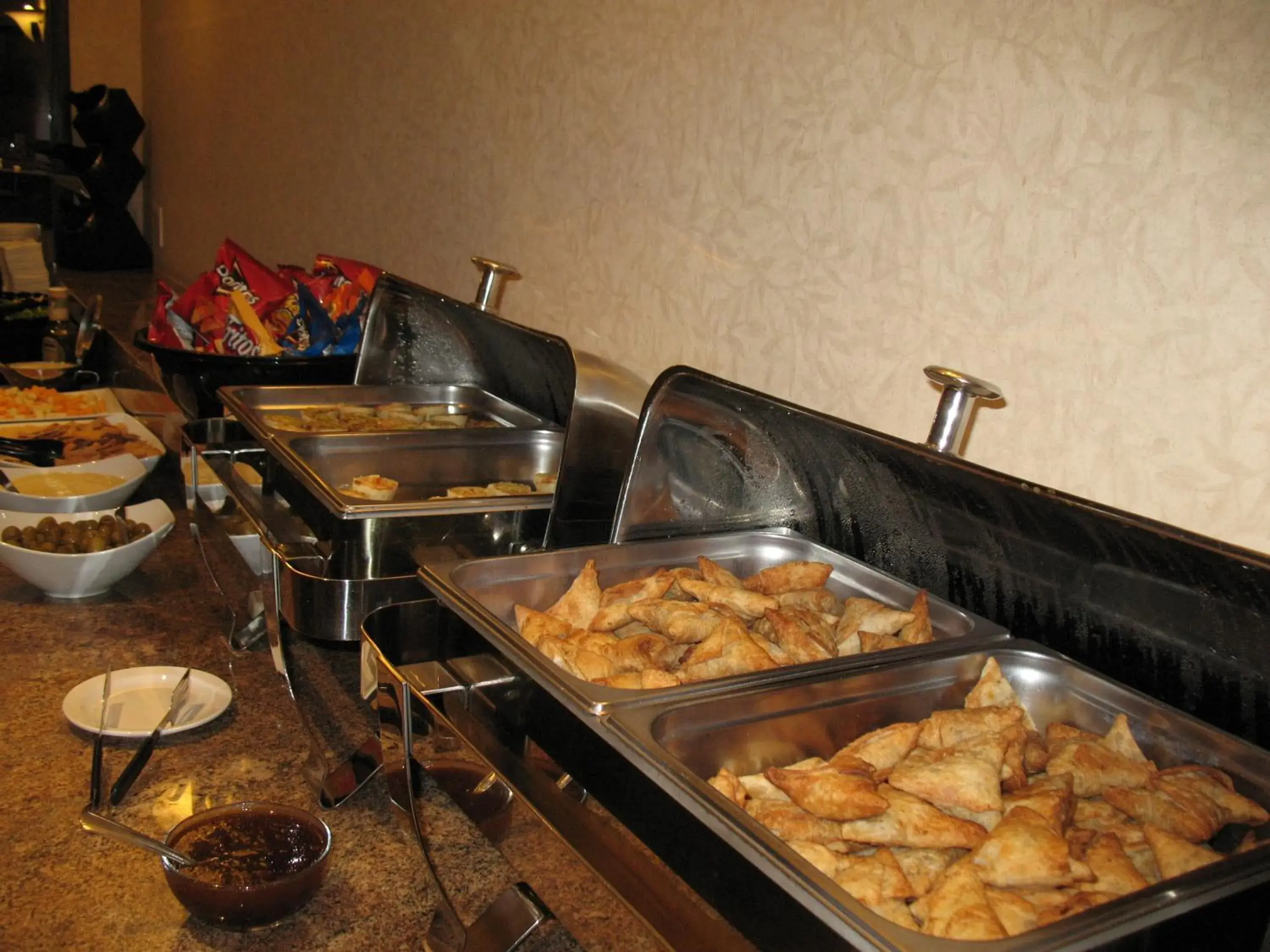 Food and drinks in Maple Tree Inn Food and drinks in Maple Tree Inn