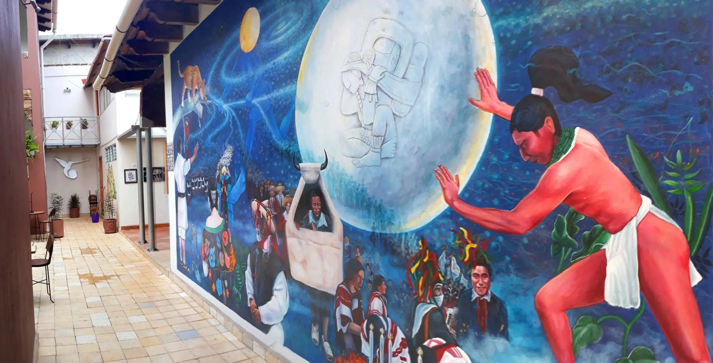 Decorative detail in Axkan Arte Hotel