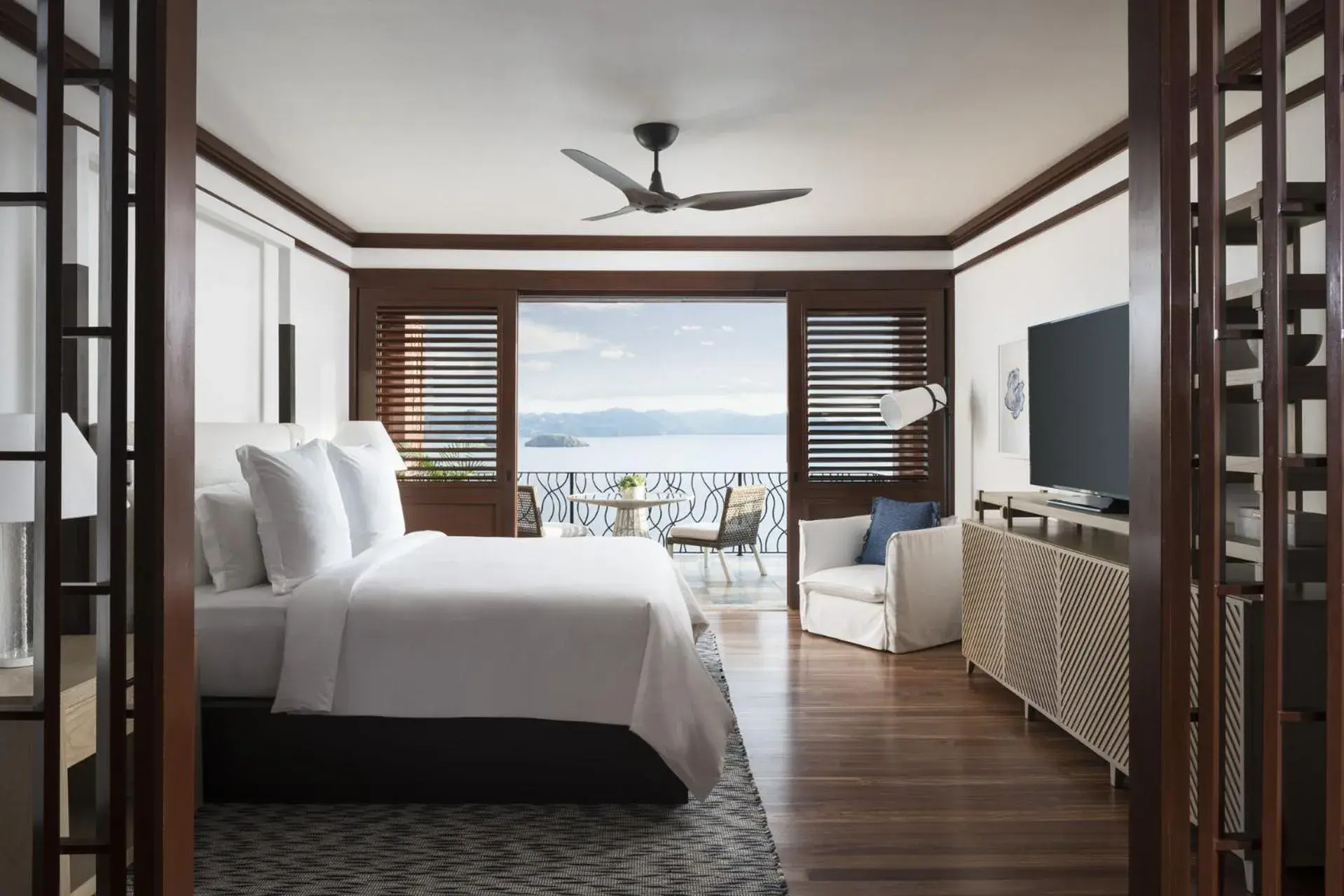 Bed in Four Seasons Resort Peninsula Papagayo, Costa Rica Bed in Four Seasons Resort Peninsula Papagayo, Costa Rica