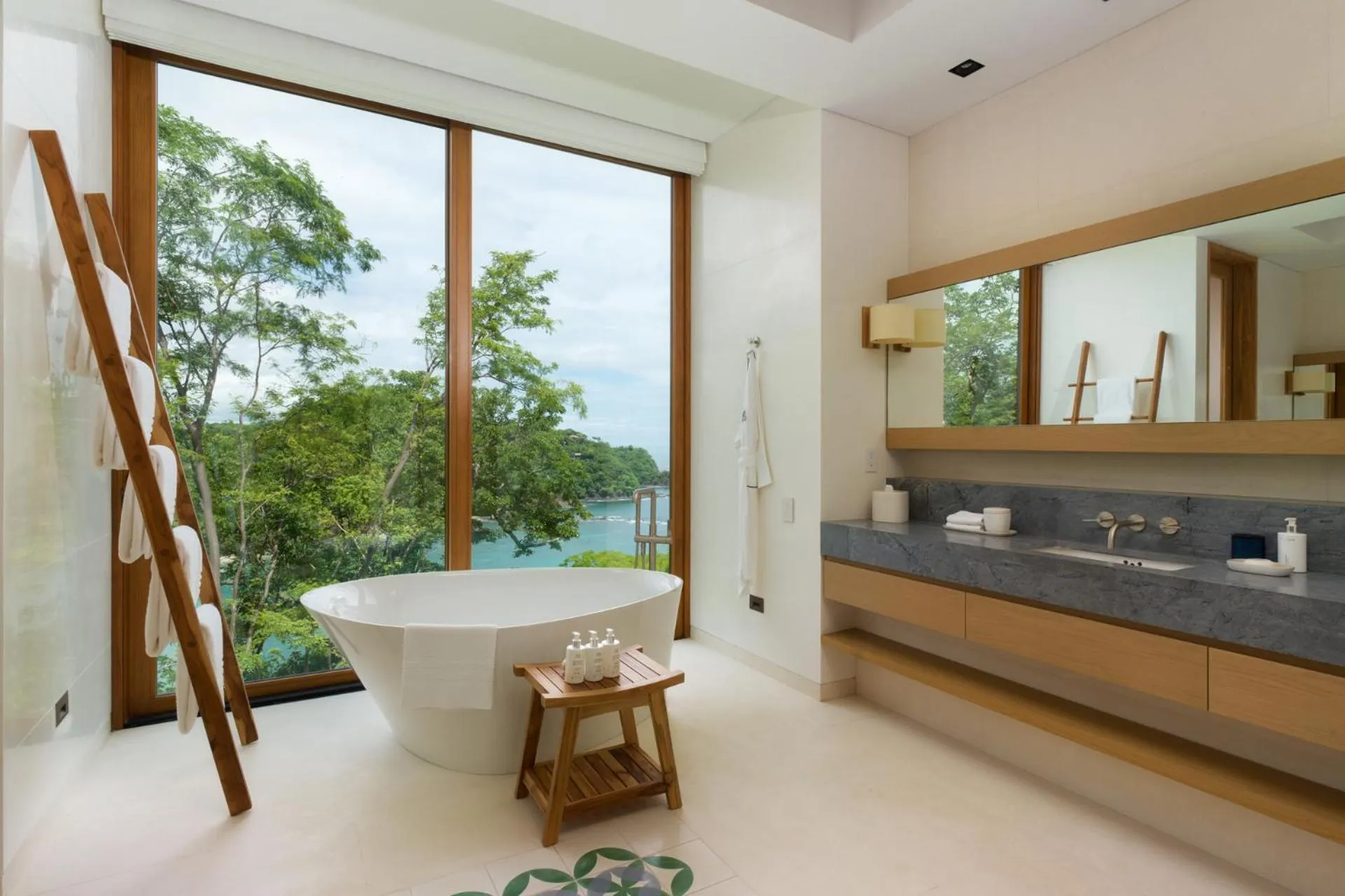 Four Seasons Resort Peninsula Papagayo, Costa Rica