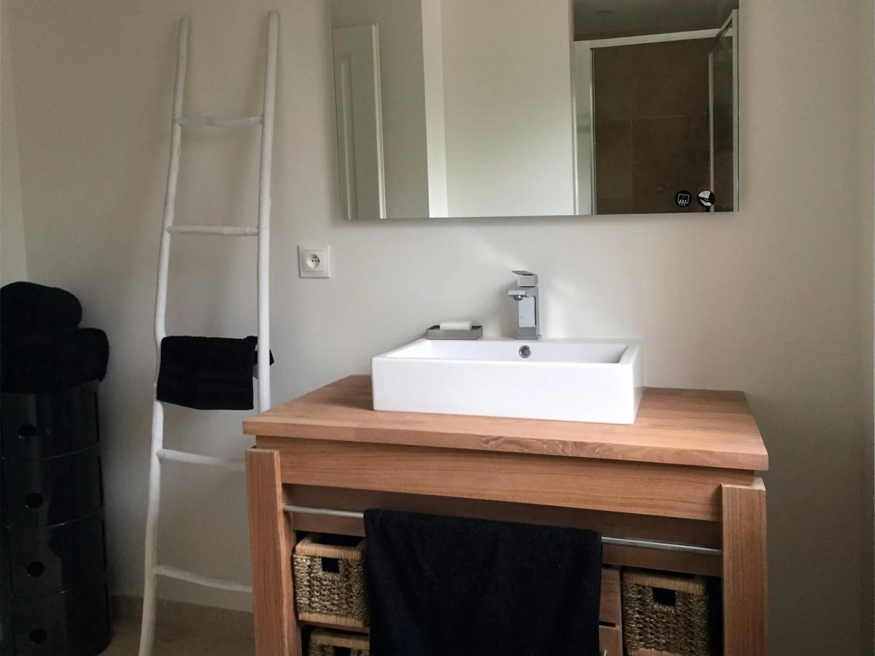 Bathroom in Serendip