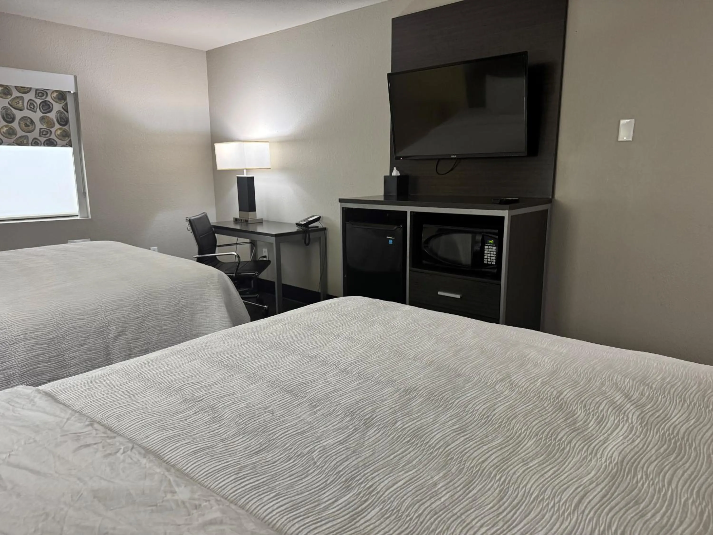 TV and multimedia, Bed in Wingate by Wyndham Biloxi - Ocean Springs