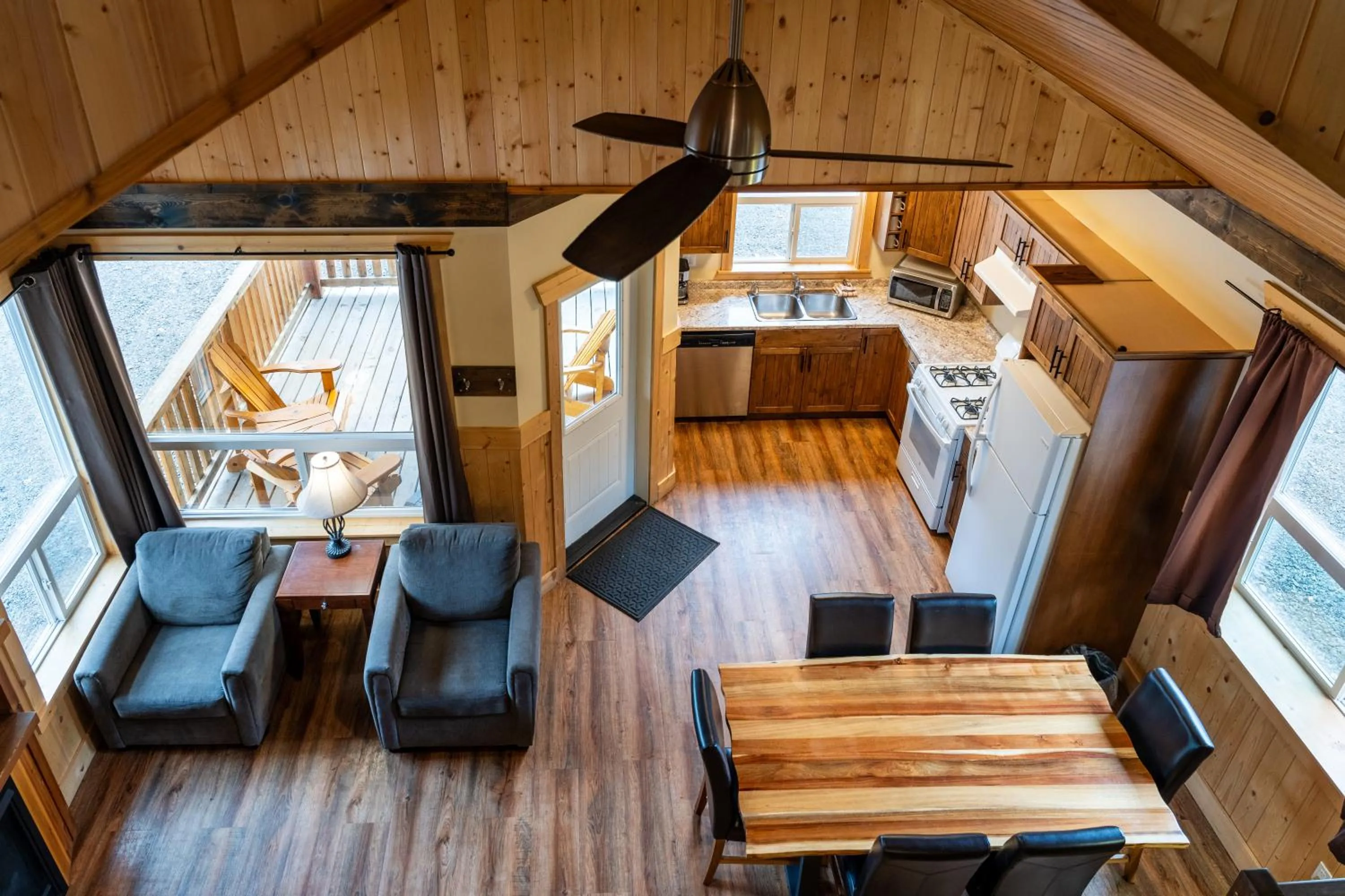 Kitchen or kitchenette in Manning Park Resort