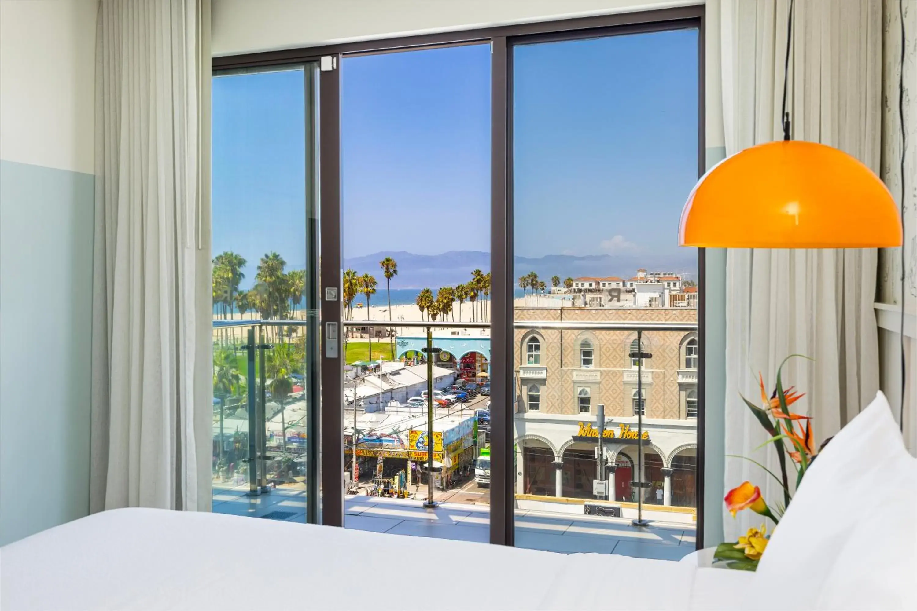 Bed in Hotel Erwin Venice Beach Bed in Hotel Erwin Venice Beach