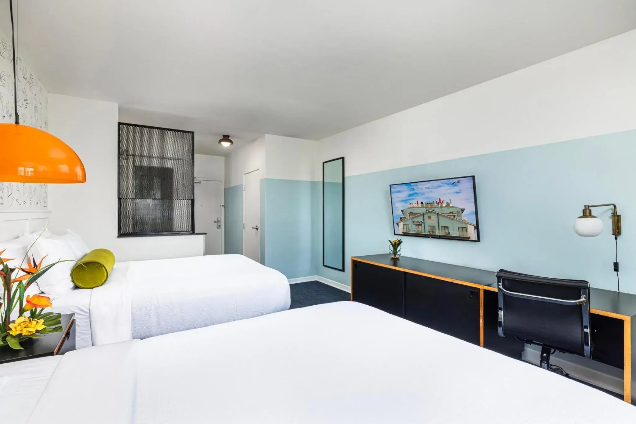 Property building, Bed in Hotel Erwin Venice Beach Property building, Bed in Hotel Erwin Venice Beach