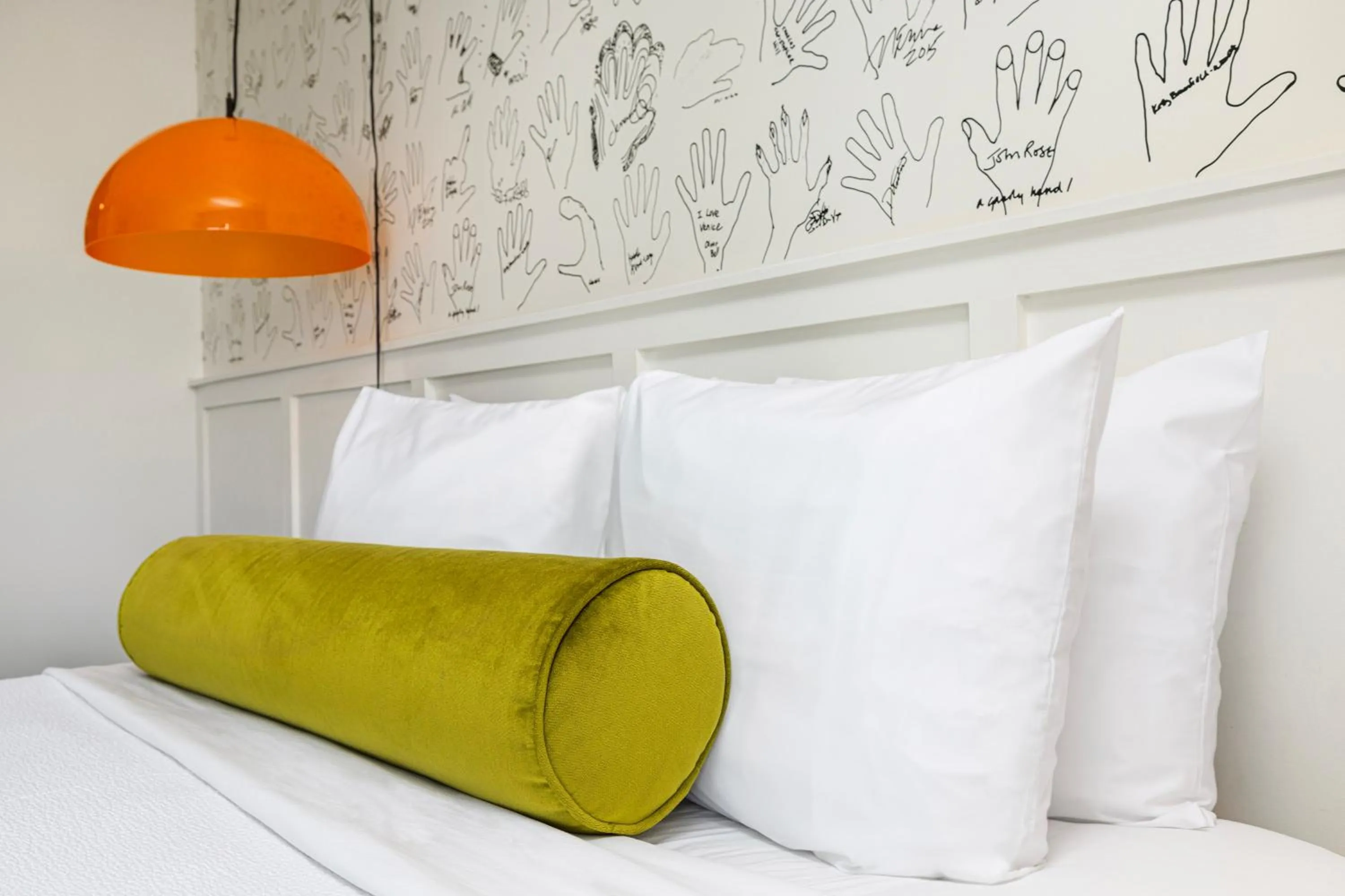 Bed in Hotel Erwin Venice Beach