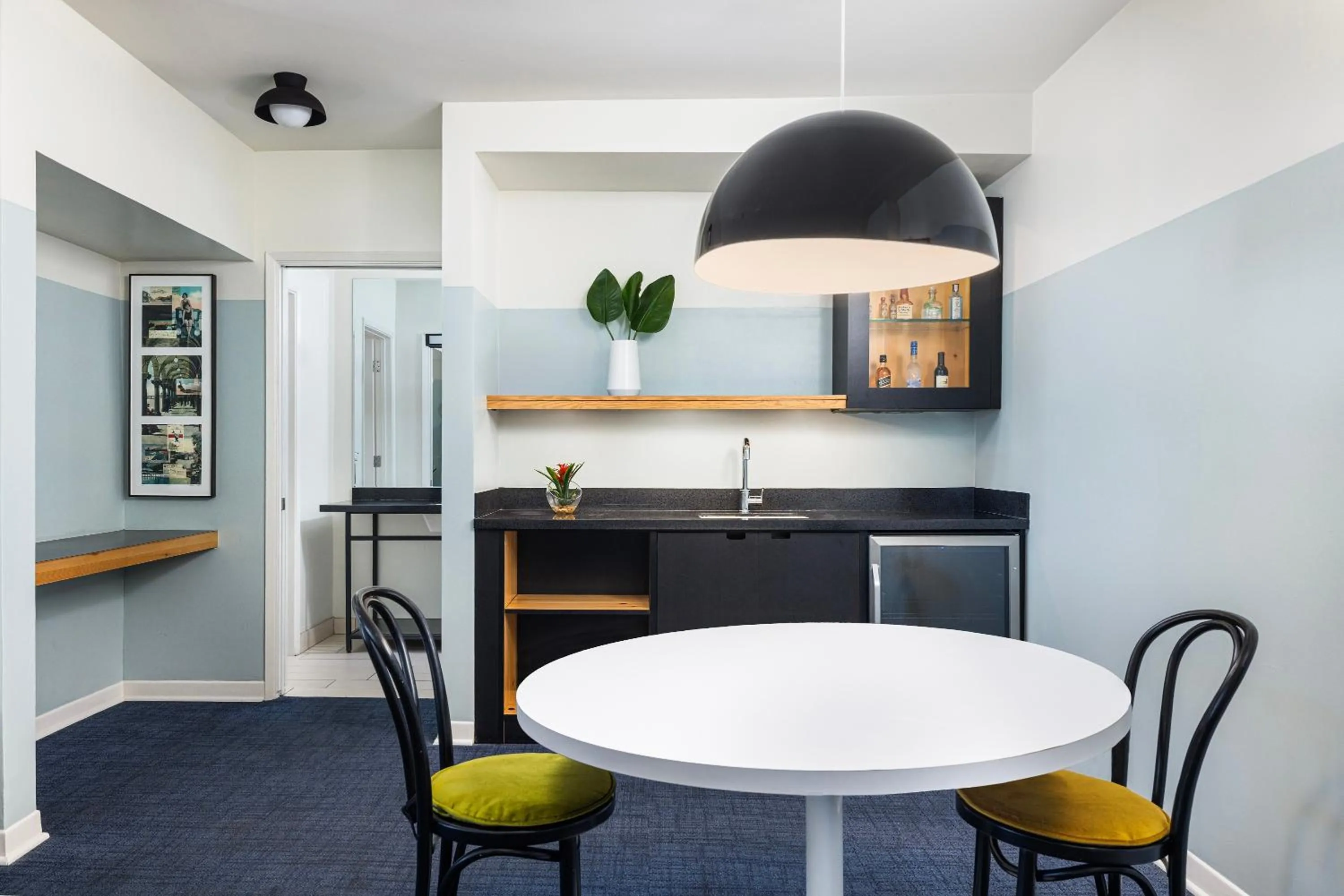 Kitchen or kitchenette in Hotel Erwin Venice Beach