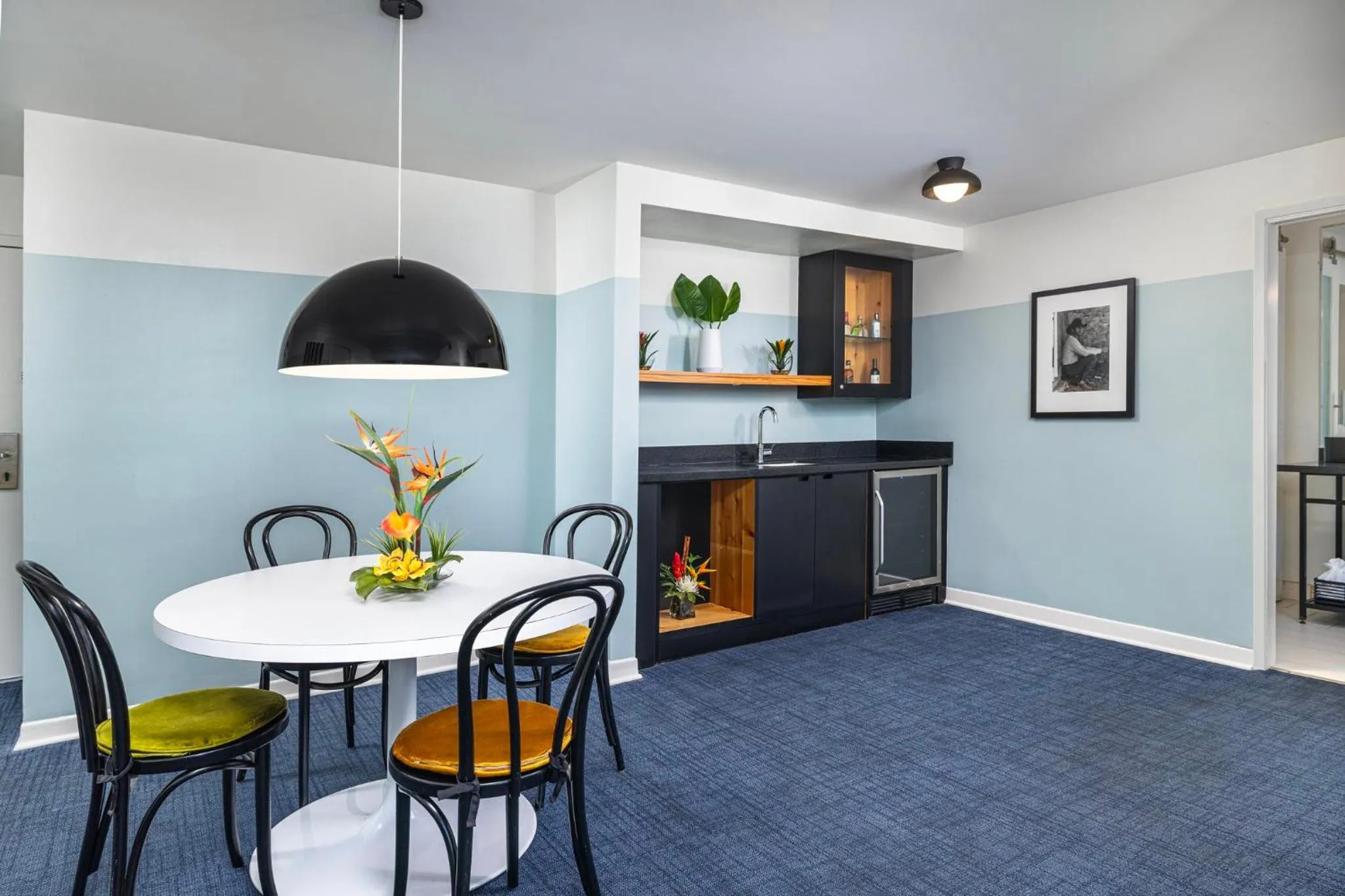 Photo of the whole room in Hotel Erwin Venice Beach