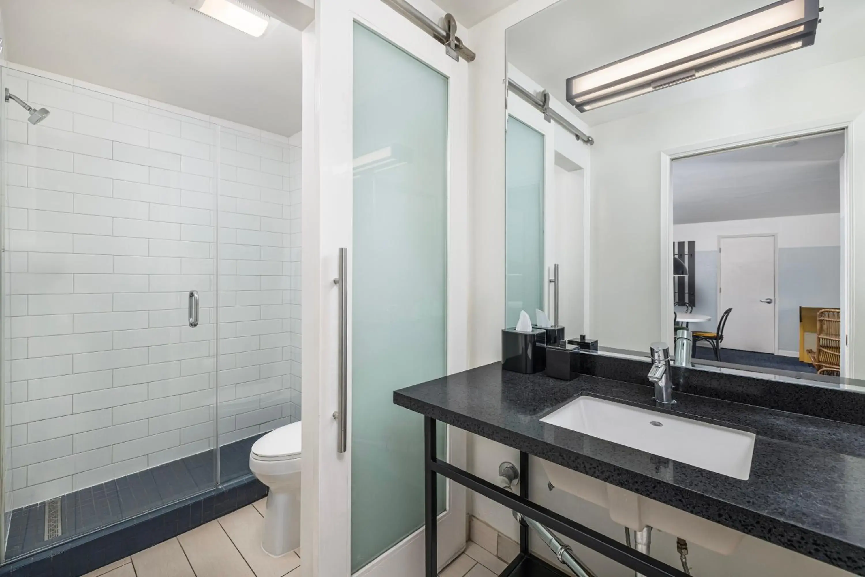 Partial Ocean View King Suite in Hotel Erwin Venice Beach Partial Ocean View King Suite in Hotel Erwin Venice Beach