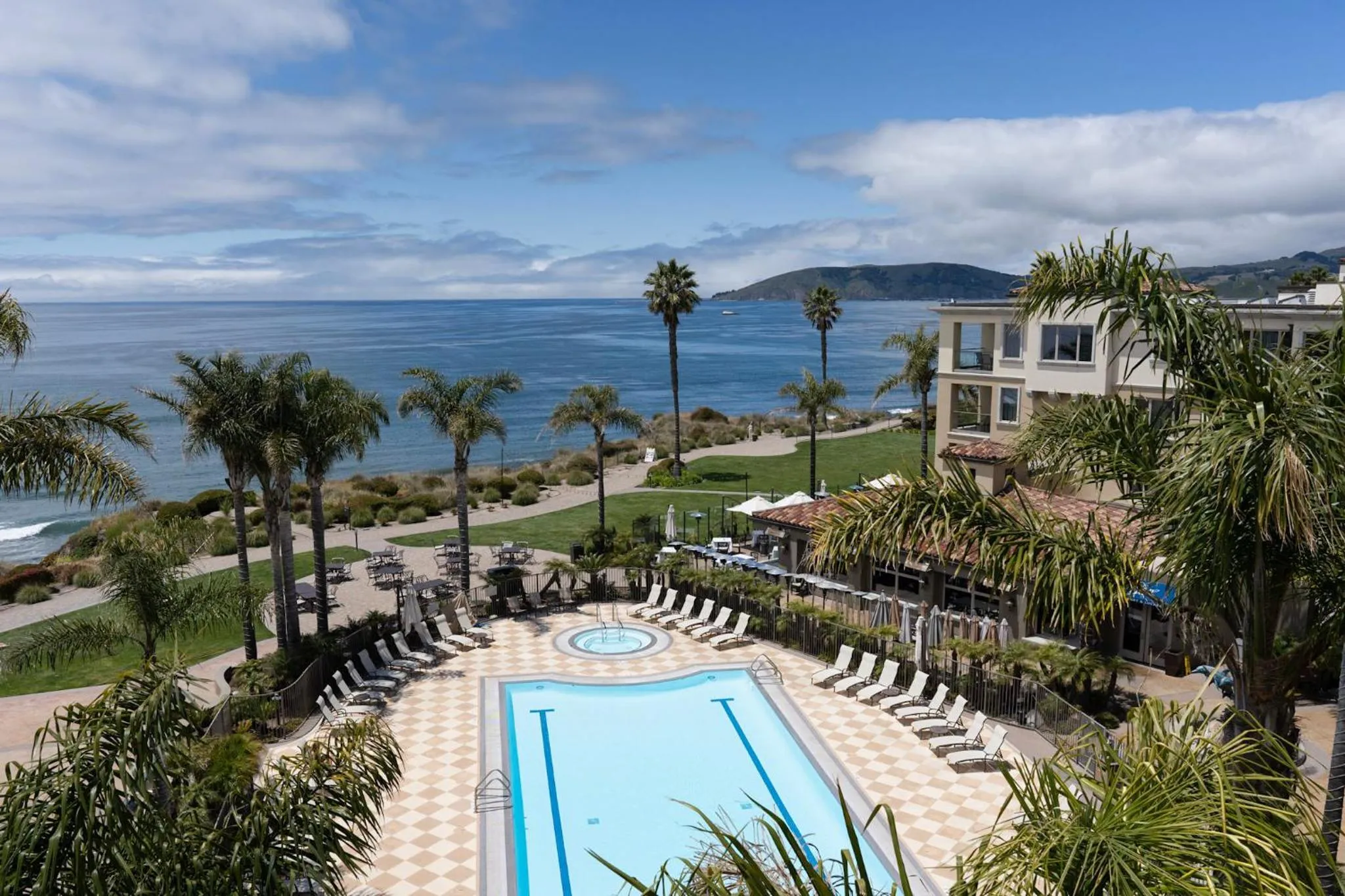 Hot Tub in Dolphin Bay Resort and Spa