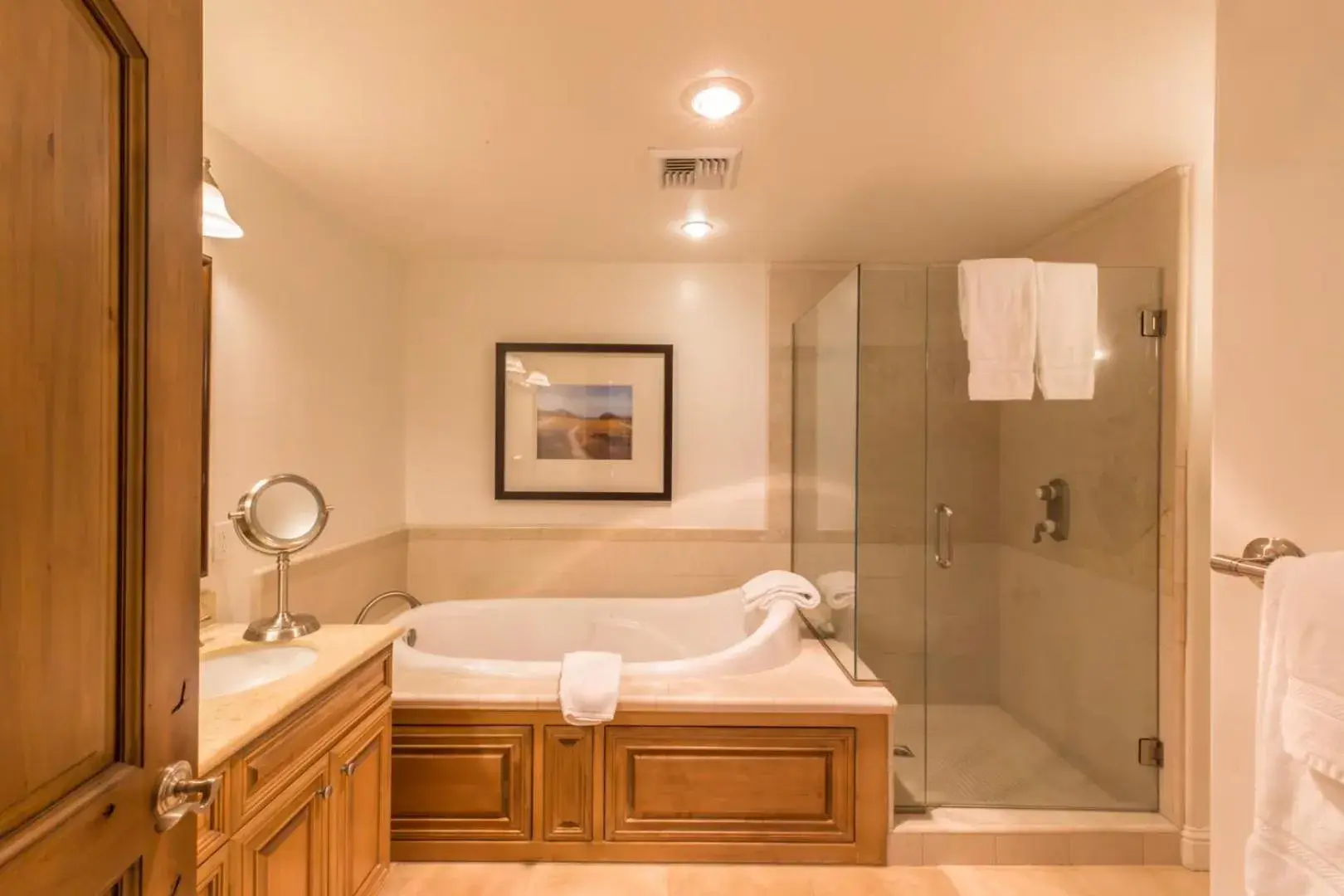 Two-Bedroom Executive Ocean Front Suite in Dolphin Bay Resort and Spa Two-Bedroom Executive Ocean Front Suite in Dolphin Bay Resort and Spa