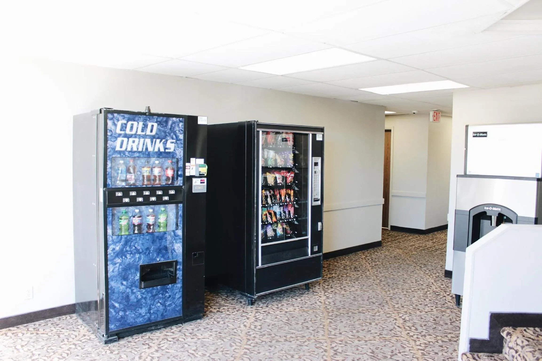 Food and drinks in Days Inn by Wyndham Show Low