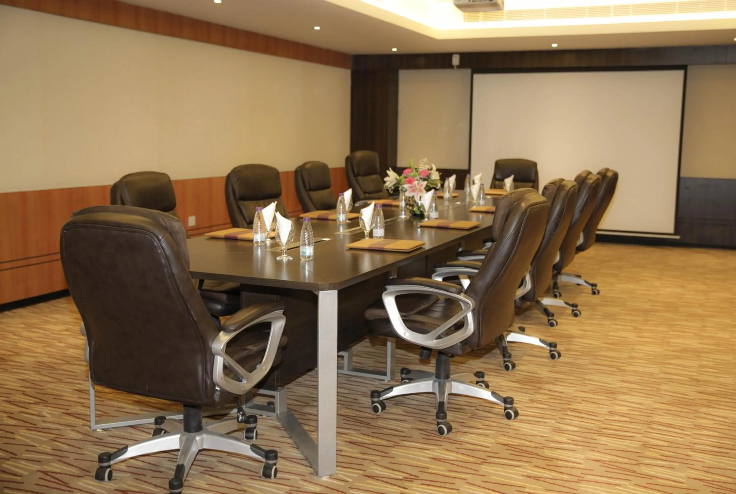 Business facilities in Dalin Hotel