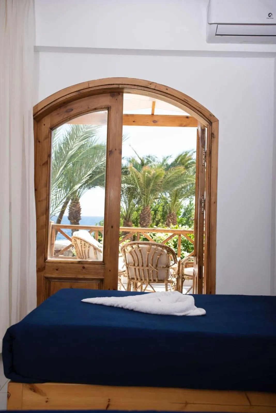 Balcony/Terrace, Bed in Penguin Village Dahab