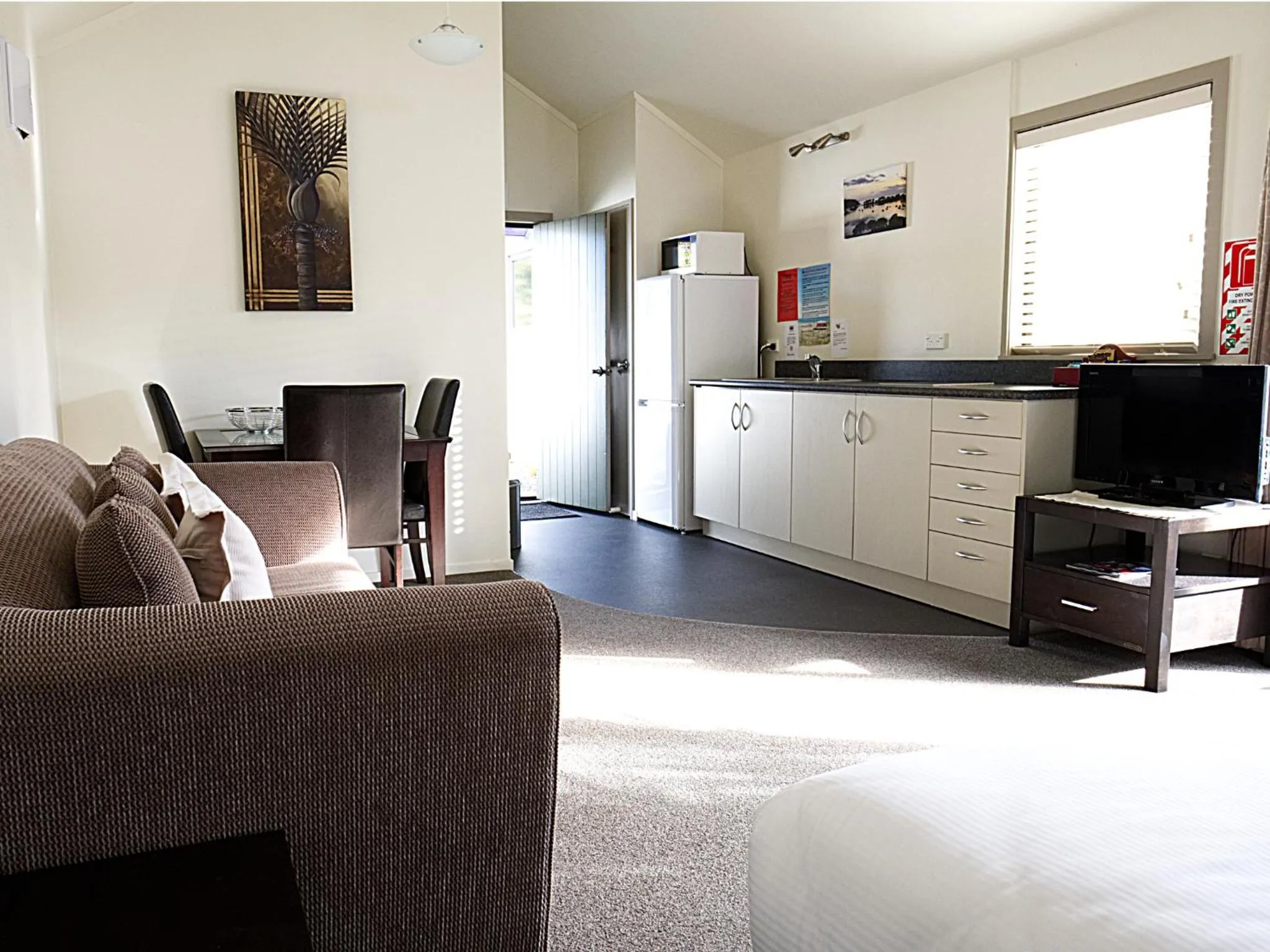 Kitchen or kitchenette in Tairua Shores Motel