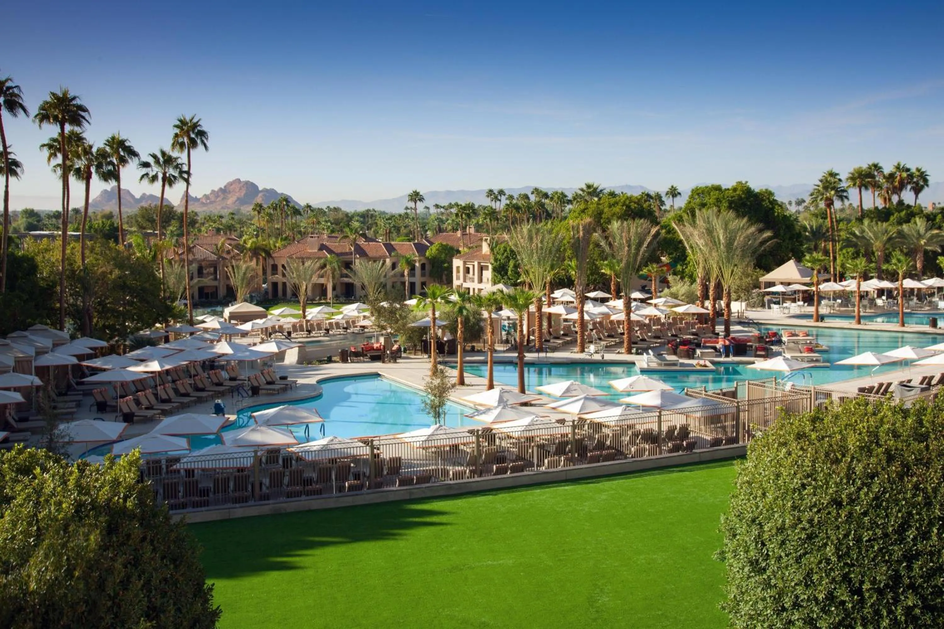 Swimming pool in The Phoenician, a Luxury Collection Resort, Scottsdale