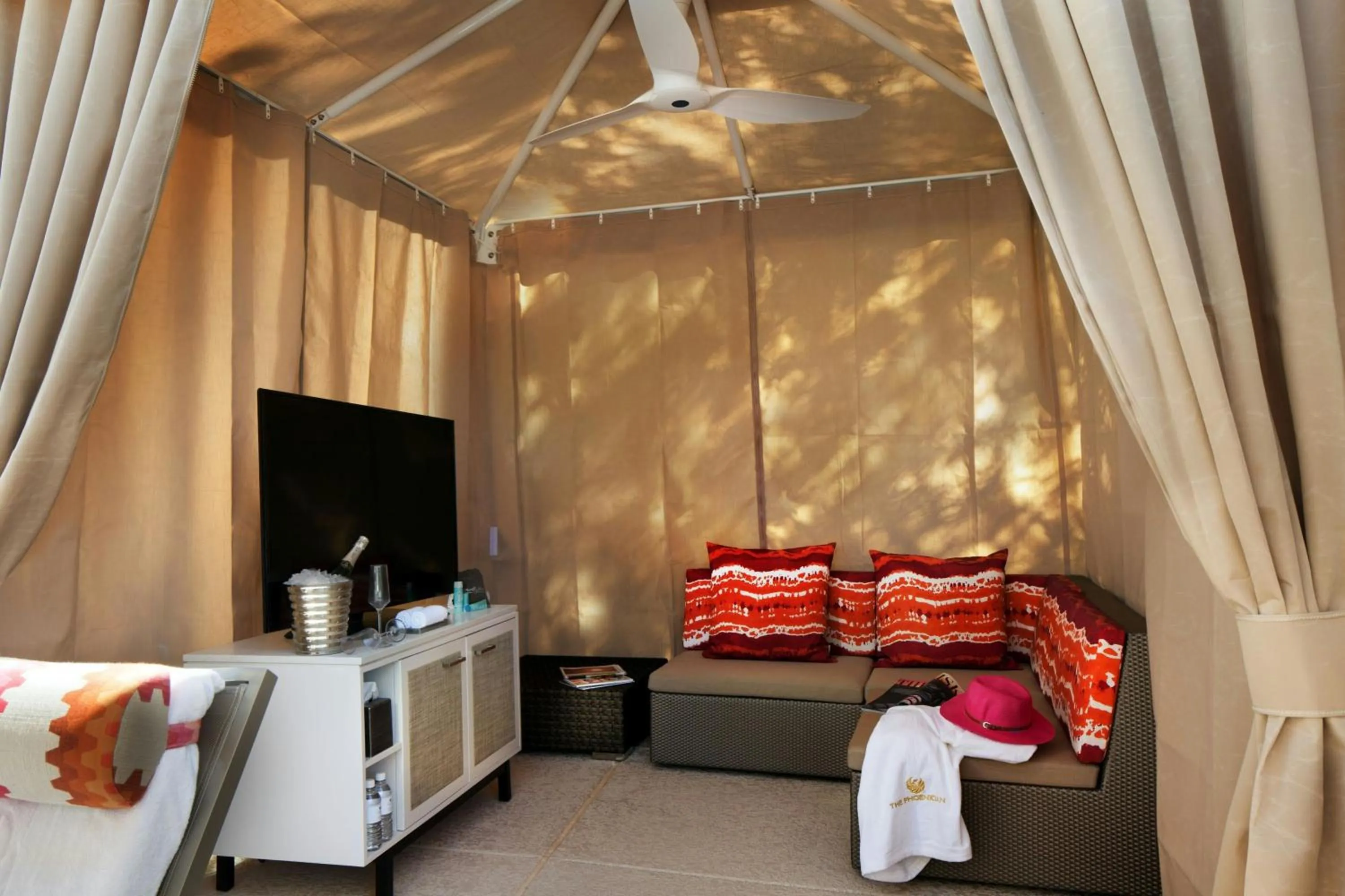 Swimming pool in The Phoenician, a Luxury Collection Resort, Scottsdale