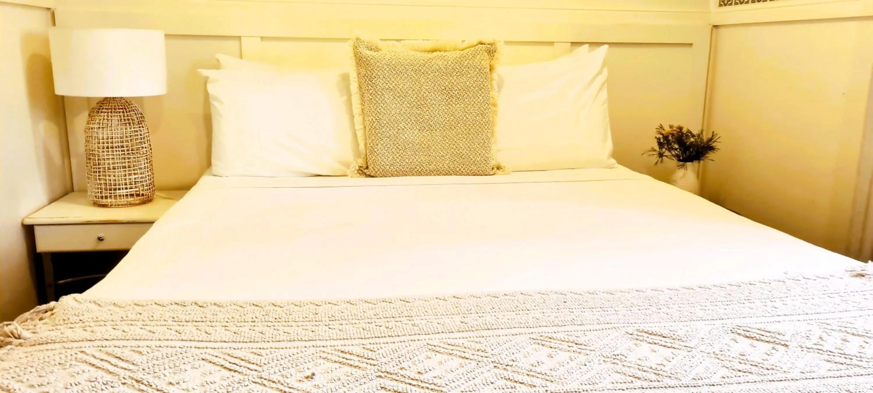 Bedroom, Bed in The Retreat Port Stephens