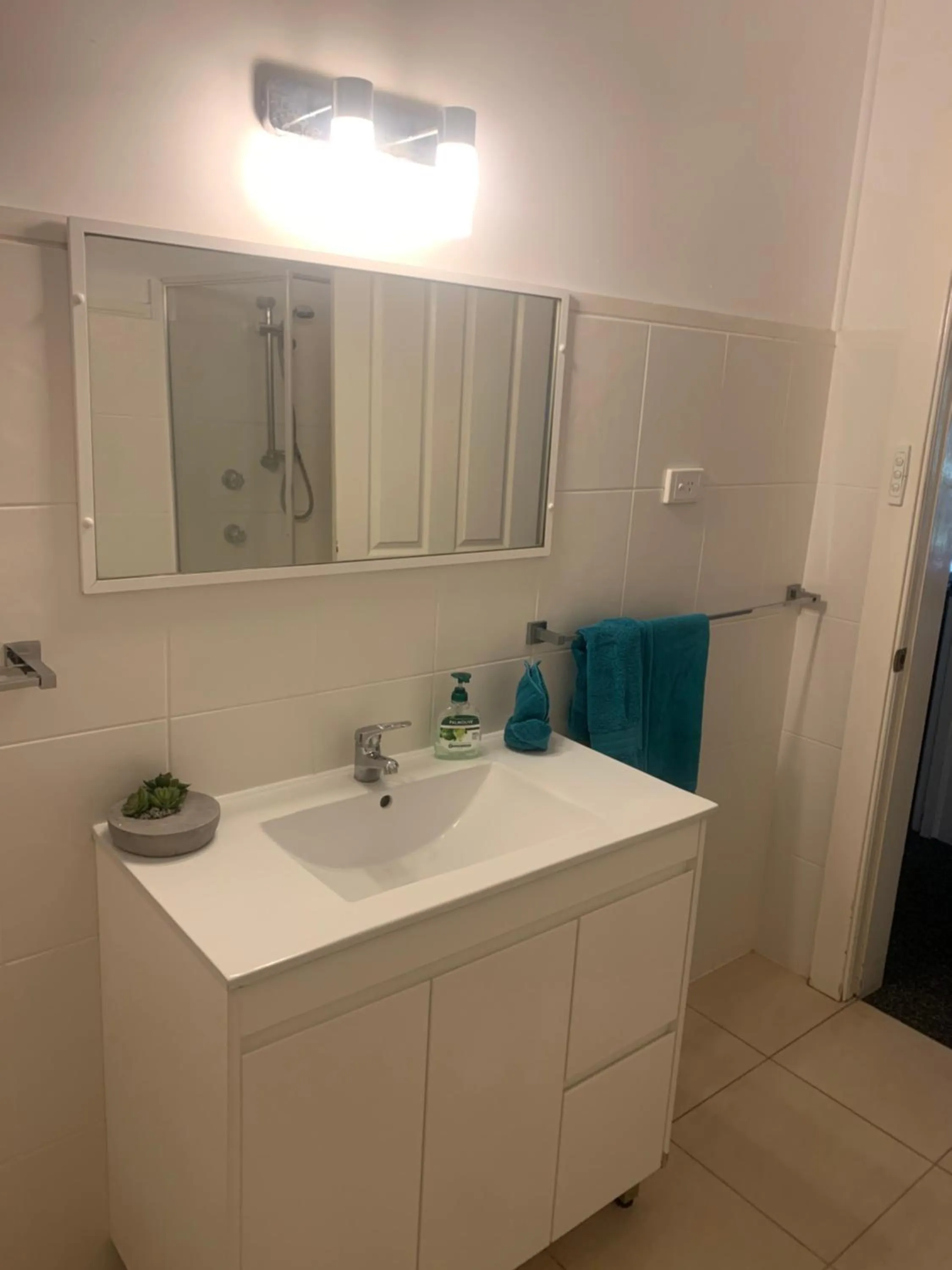 Shower in The Retreat Port Stephens