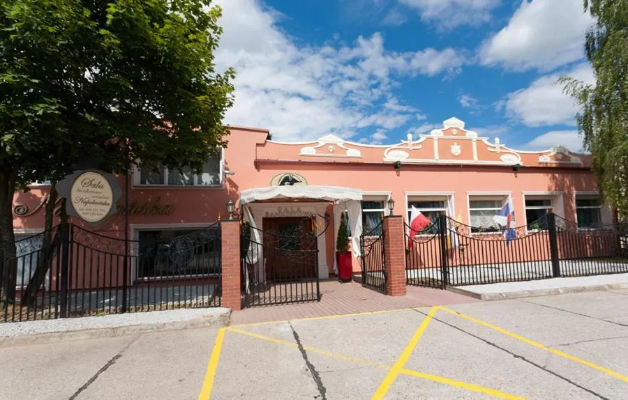 Property building in Napoleoński