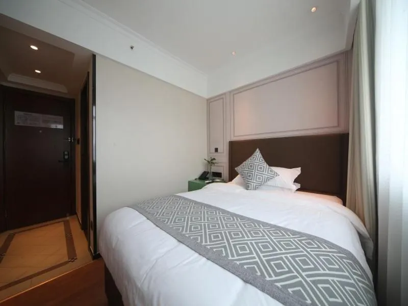Bed in GMA Hotel ShangHai WuNing Road ZhenPing Road Metro Station